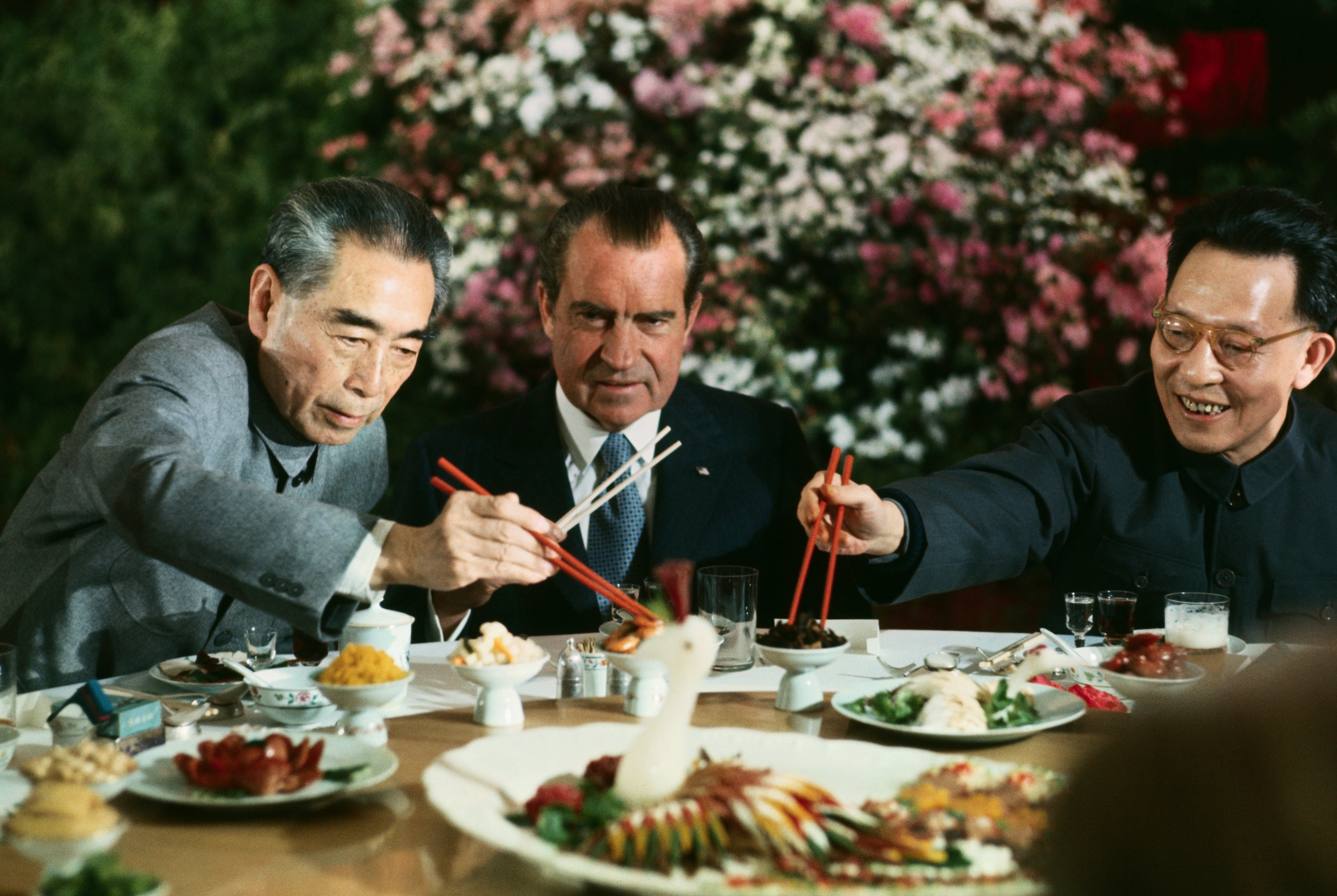 Then US President Richard Nixon (right) and then Chinese Premier Zhou Enlai eat during Nixon’s official visit to China in 1972. Photo: Getty Images