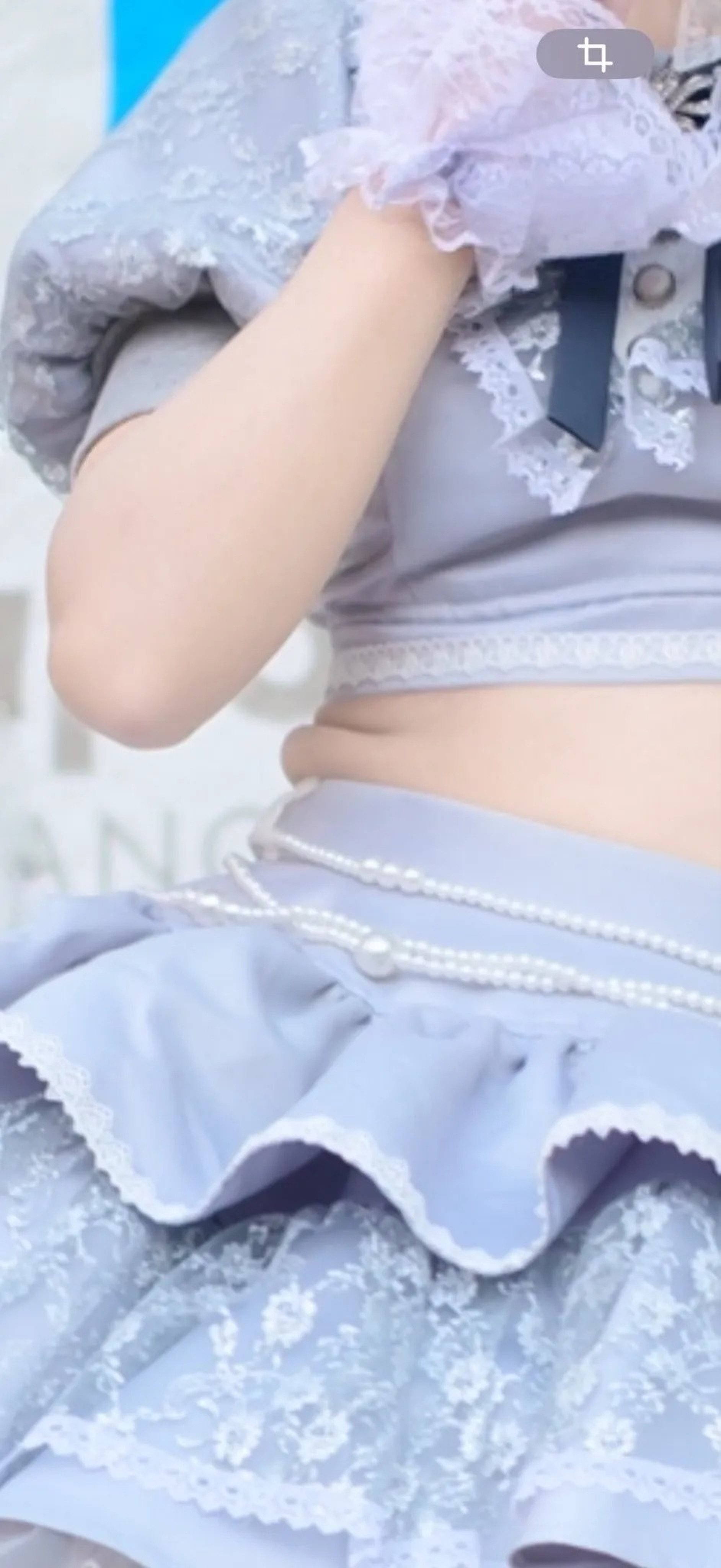 Ayano posted a photograph showing skin wrinkles at her waist and it went viral online. Photo: Weixin