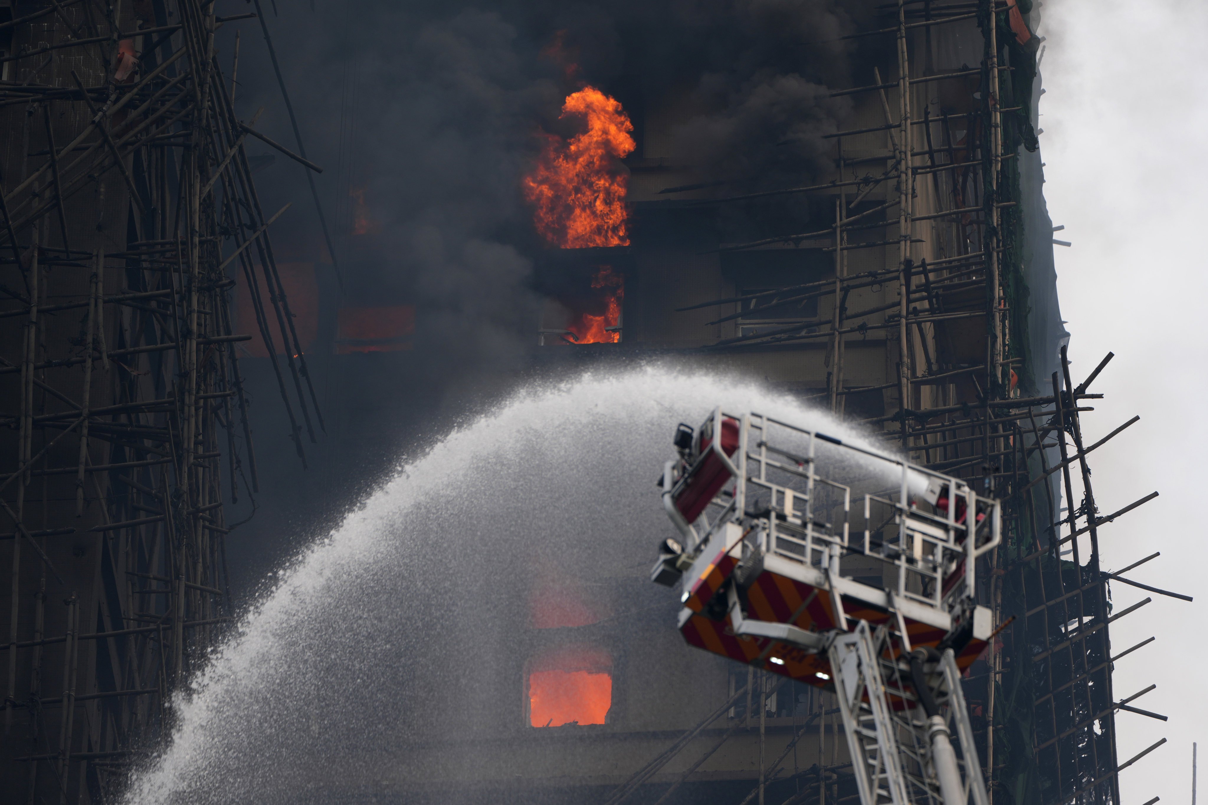 Water jets projected from aerial ladder platforms can reach an effective height of up to about 30 storeys, experts say. Photo: Sam Tsang
