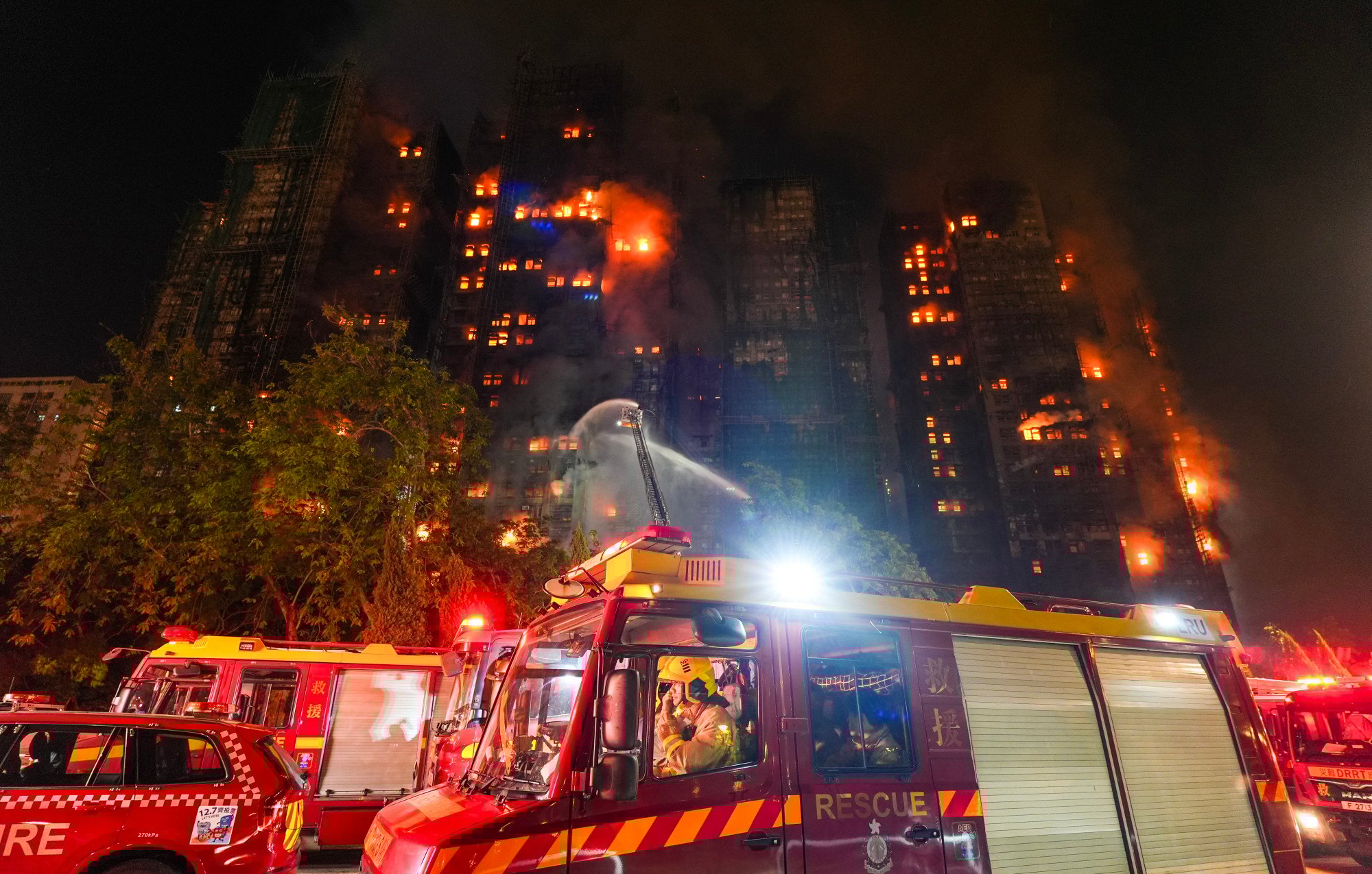 The fire quickly spread and ravaged seven blocks in Wang Fuk Court. Photo: Eugene Lee The fire quickly spread and ravaged seven blocks in Wang Fuk Court. Photo: Eugene Lee