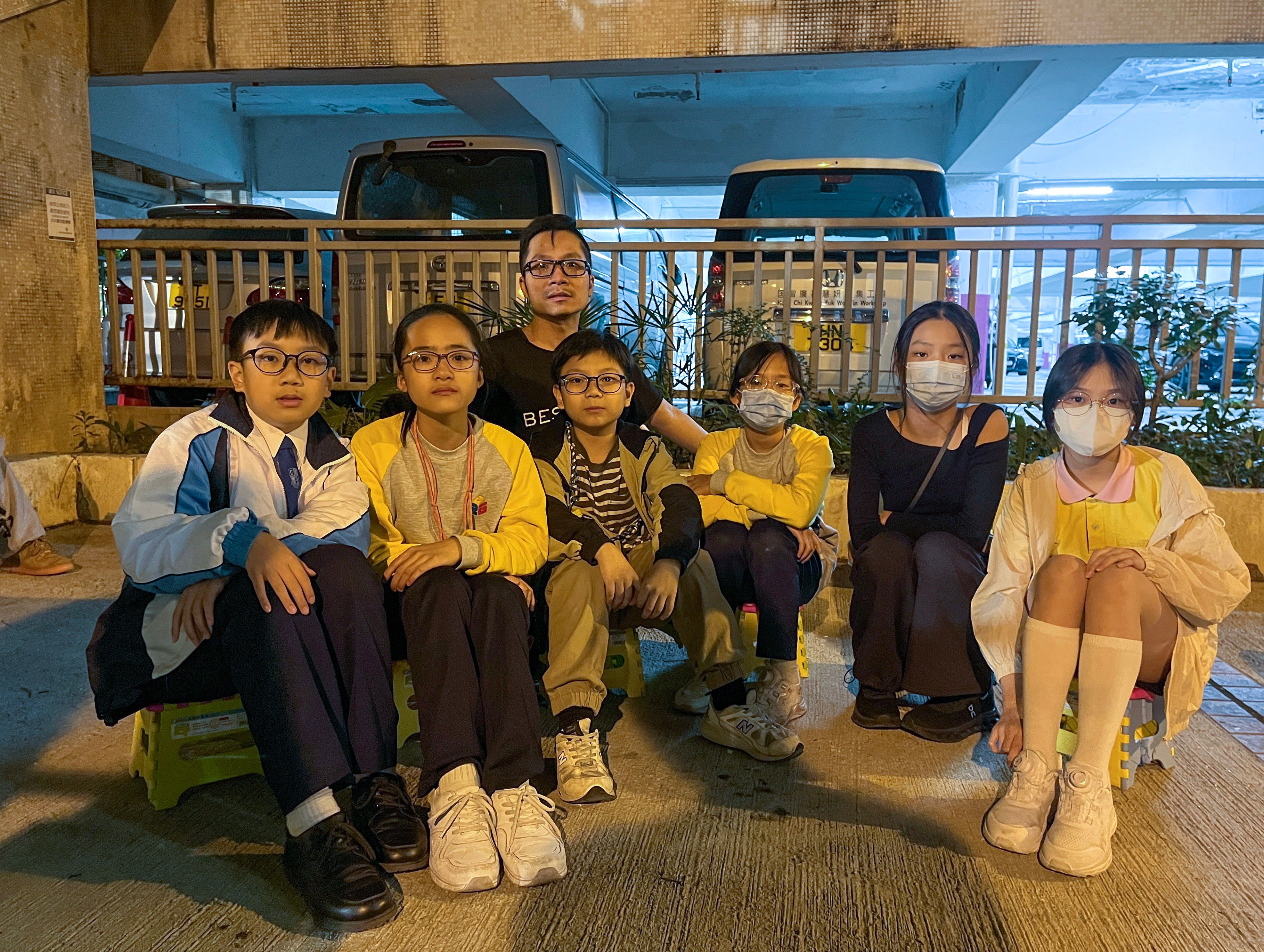 A group of children volunteered to help residents affected by the fire. Photo: Kelly Fung