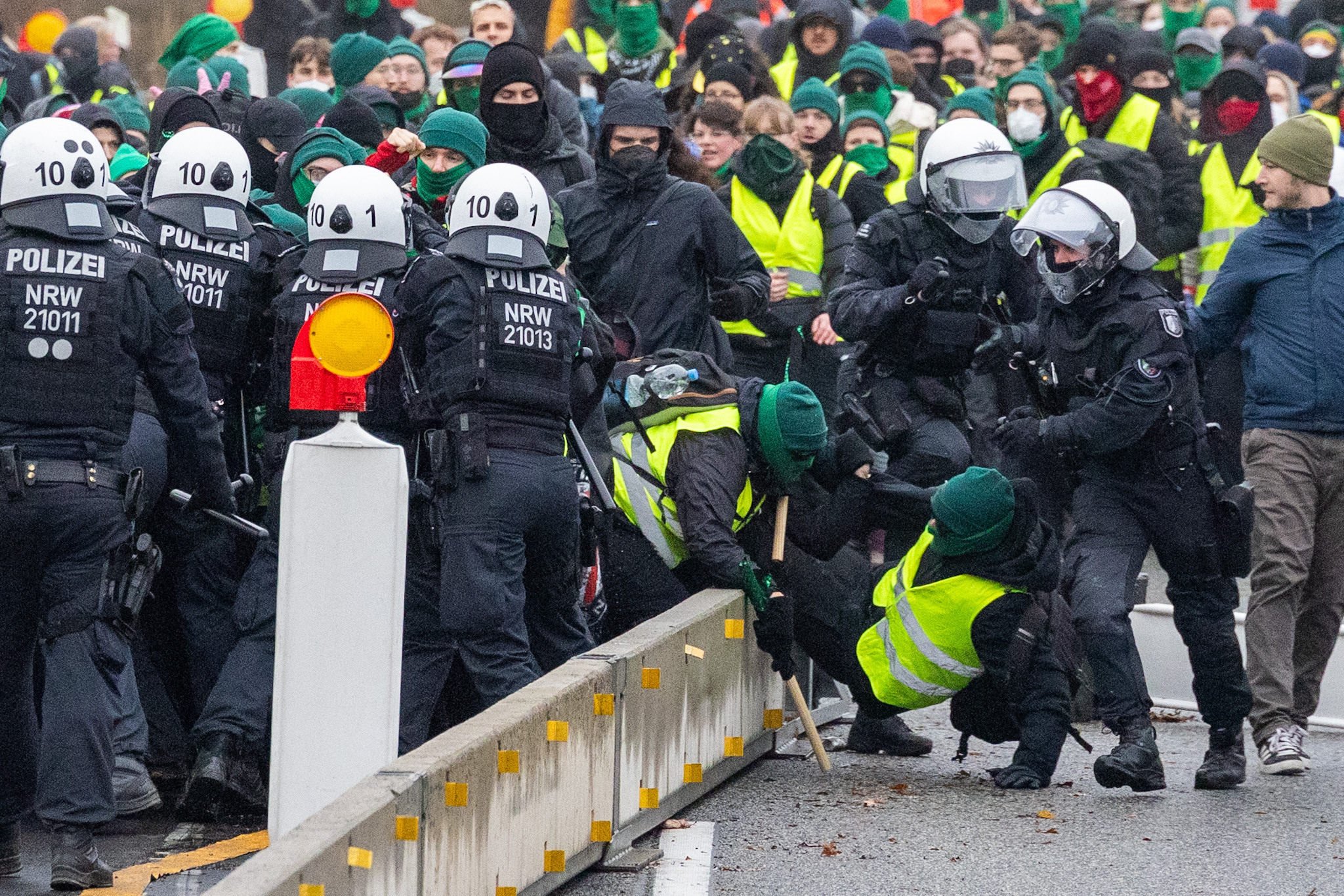 Police and demonstrators clash on Saturday during a protest in Germany against the founding of a new far-right youth organisation. Photo: via AP