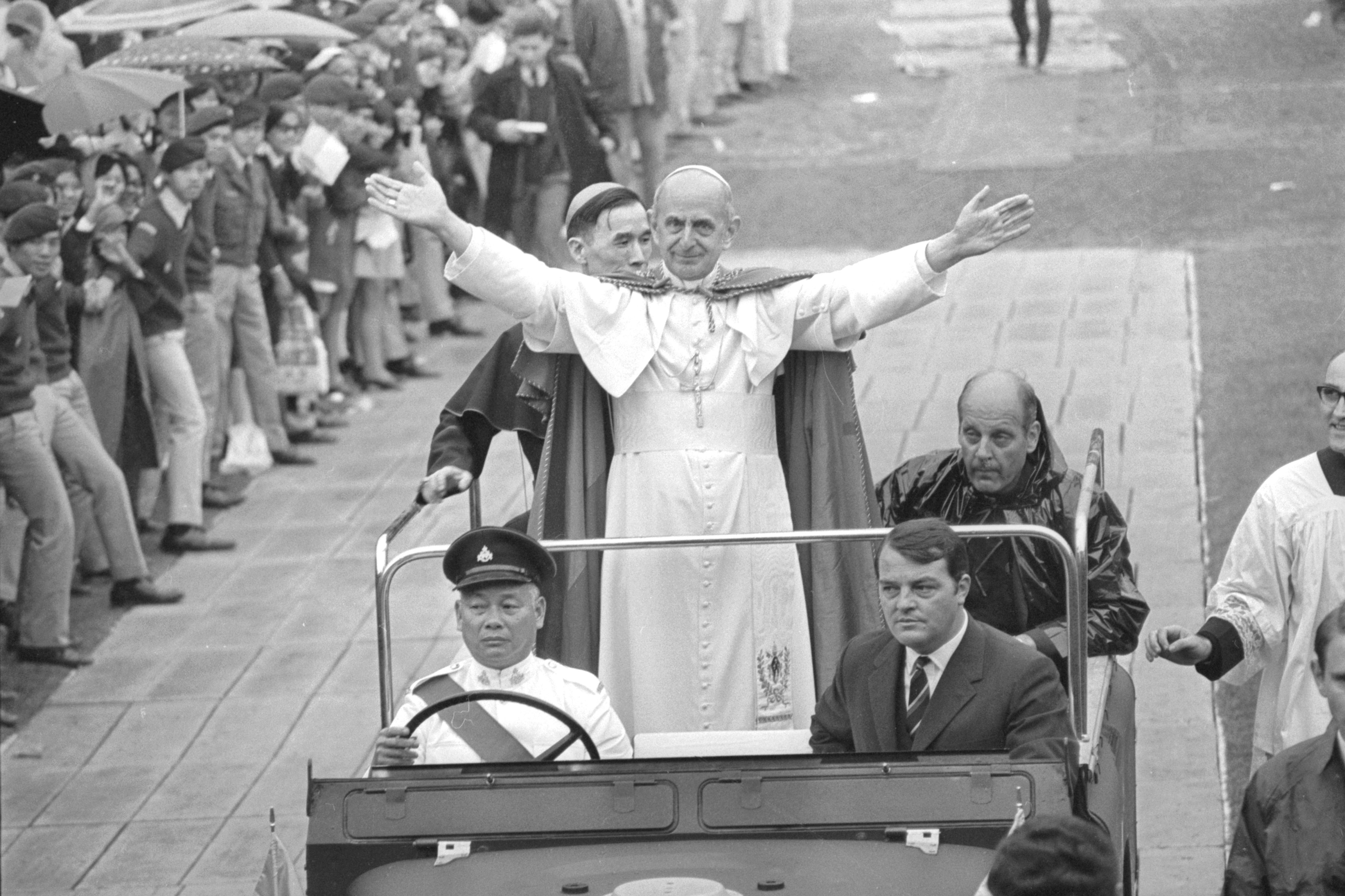 Pope Paul VI  on a three-hour visit to Hong Kong, greets his followers as he arrives for mass at the Hong Kong Stadium on December 4, 1970. Photo: SCMP