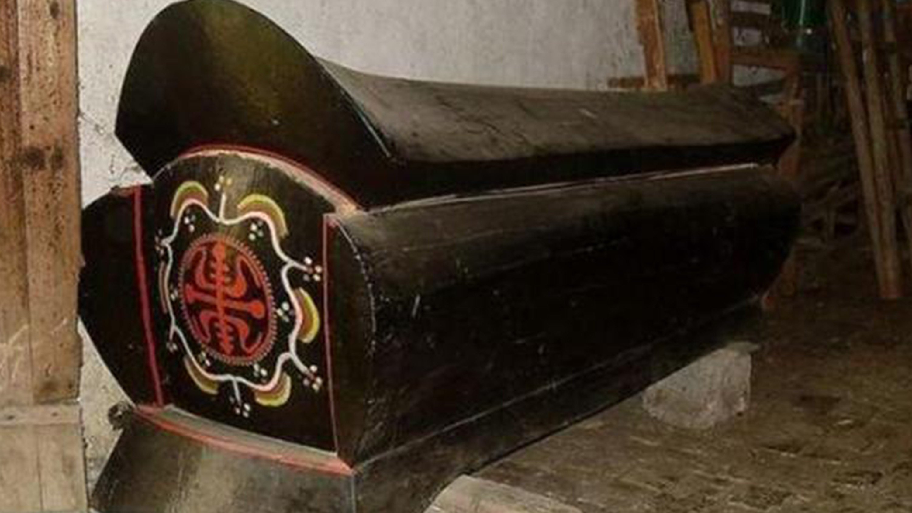 An elderly son in China fell seriously ill after sleeping on his late mother’s bed, a local tradition believed to appease departed souls. Photo: Sohu