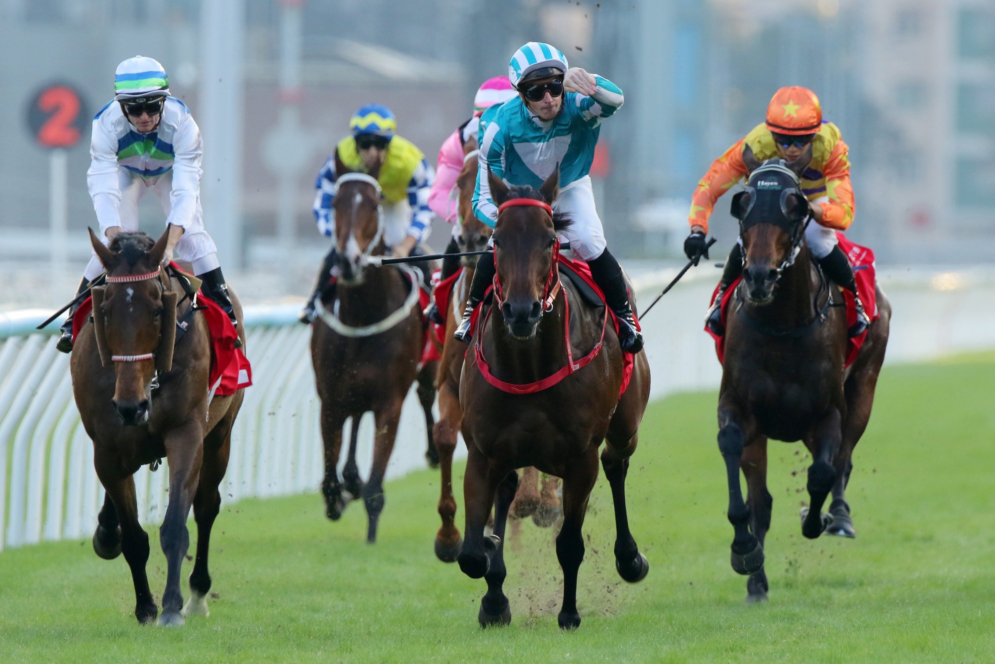 Voyage Bubble (inside) chases home Romantic Warrior last start. Voyage Bubble (inside) chases home Romantic Warrior last start.