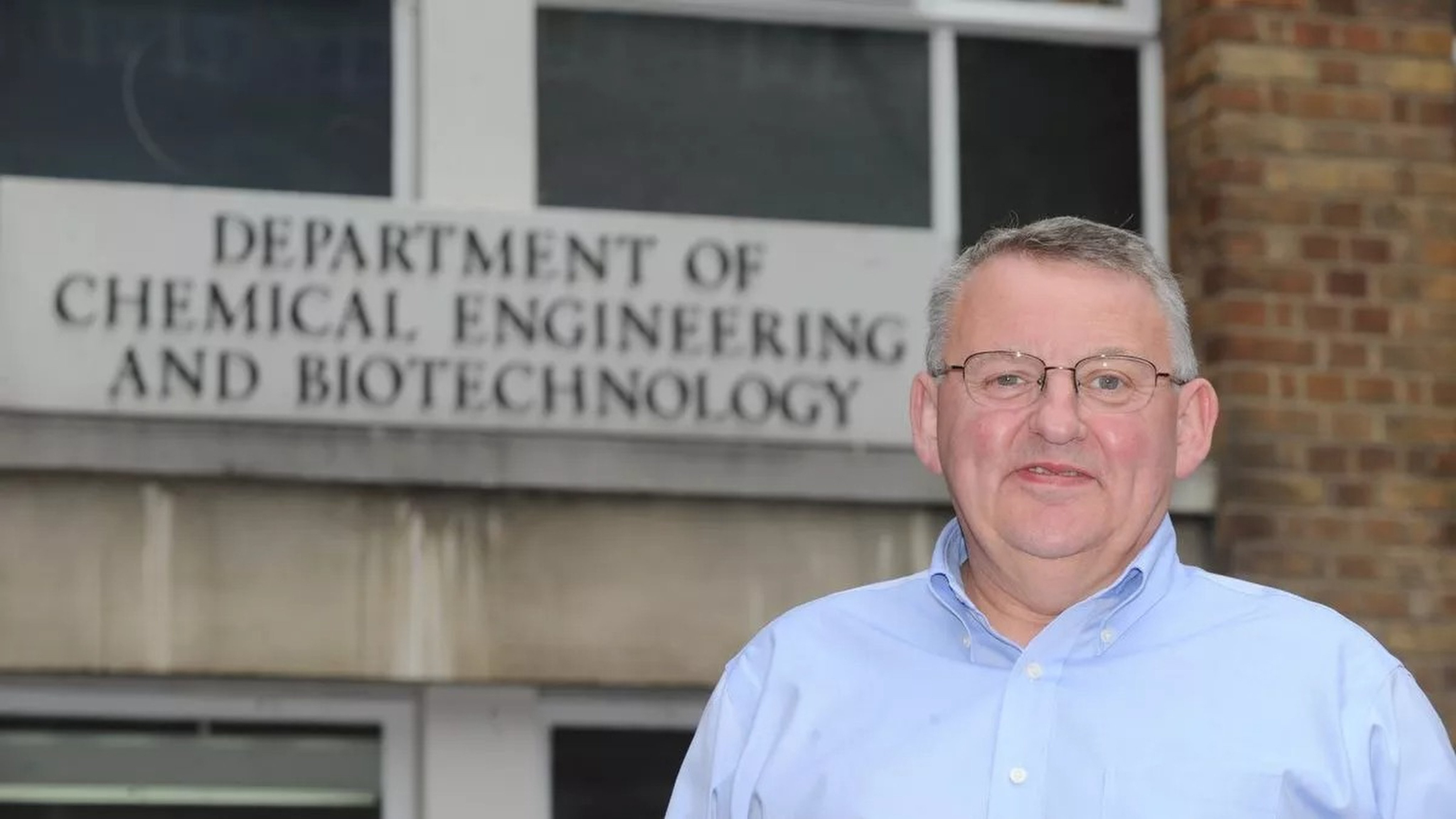 Nigel Slater, former pro-vice-chancellor of the University of Cambridge, has officially embarked on a new chapter in China’s rapidly rising biomedical frontier after joining Zhejiang University in Hangzhou.