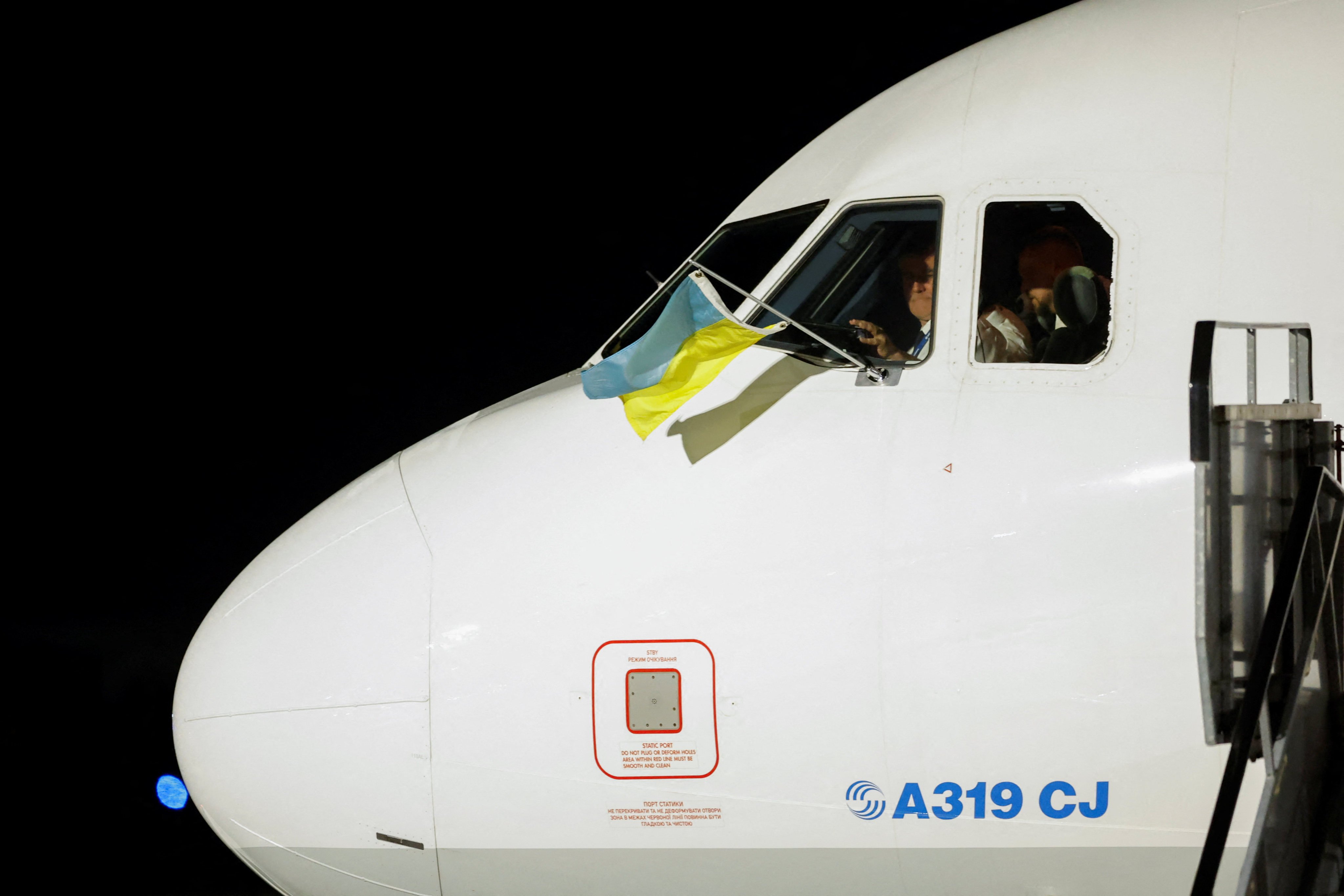The plane carrying Ukrainian President Volodymyr Zelensky arriving in Dublin, Ireland, on Monday. Photo: Reuters