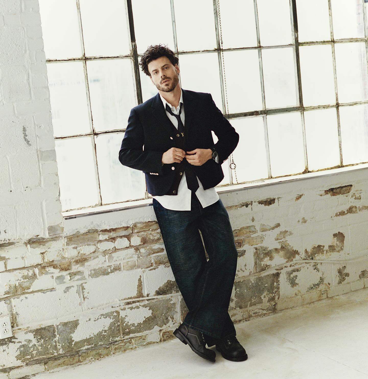 Canadian actor François Arnaud stars in ice hockey romance Heated Rivalry. Photo: @francoisarnaud/Instagram