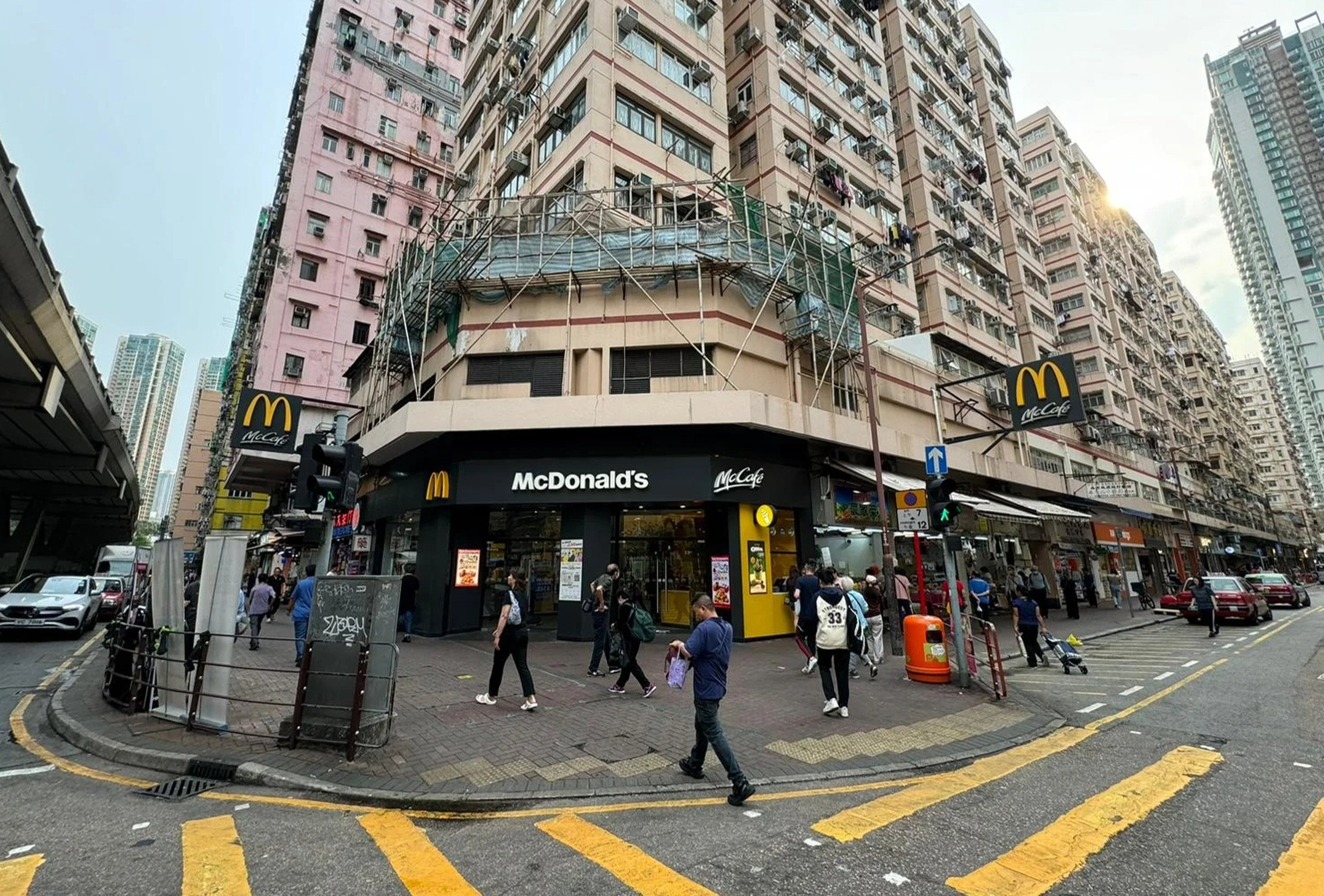 McDonald’s sold this property in the Tai Fong Building in the Cosmopolitan Estate in Tai Kok Tsui on November 26, according to Land Registry records. Photo: Handout