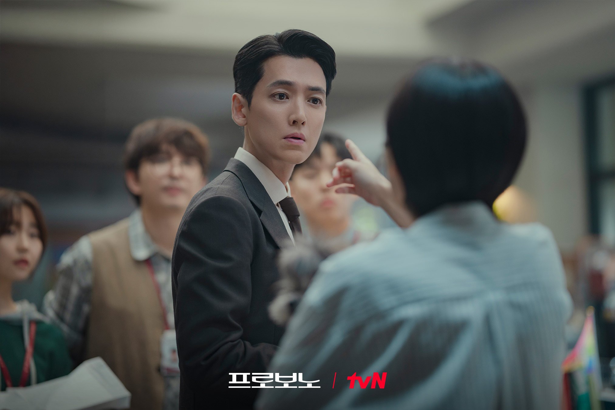 Jung Kyung-ho as judge-turned-lawyer Kang Da-wit in a still from Netflix’s new Korean drama Pro Bono.