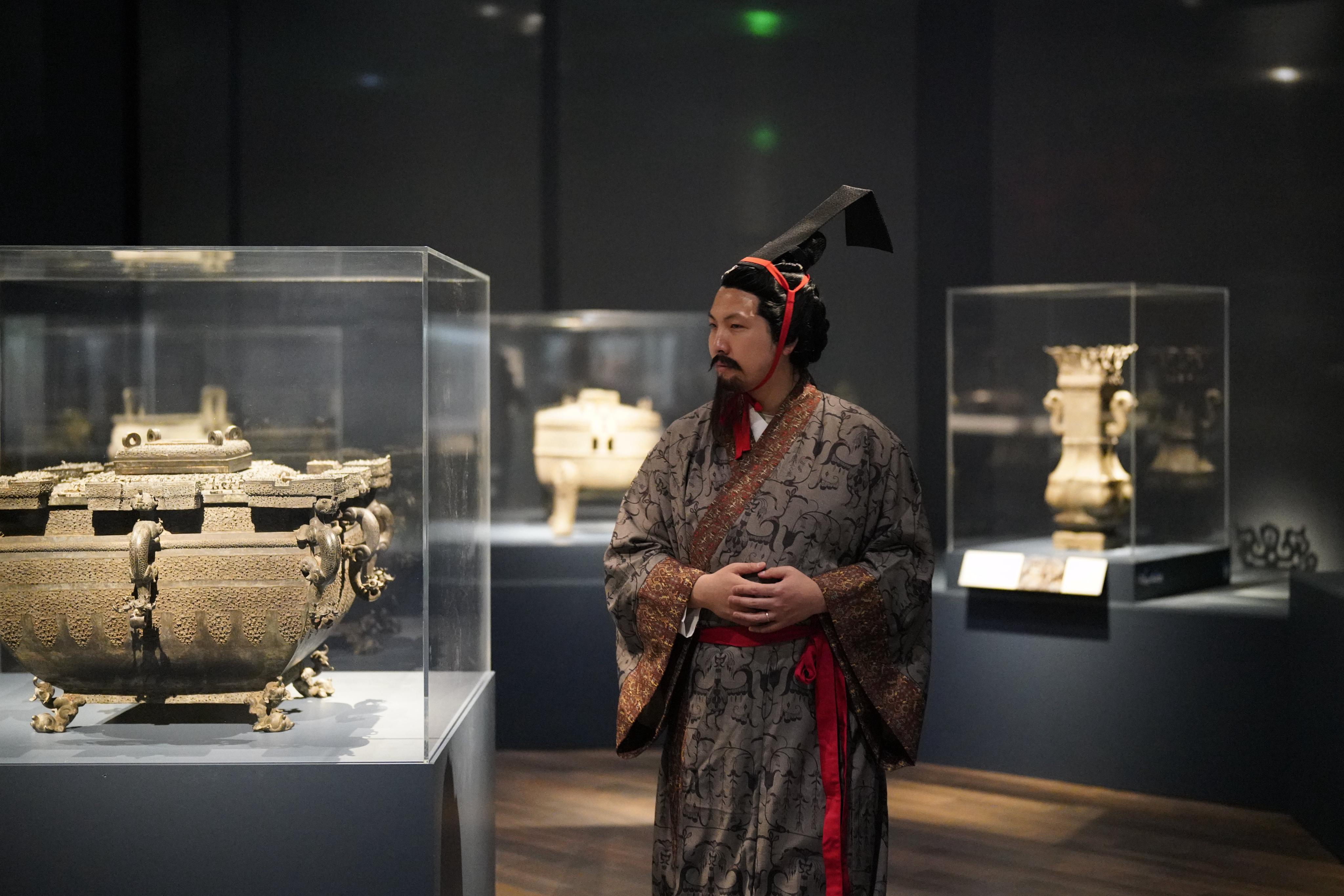 A visitor views relics from China’s Bronze Age at the Asian Art Museum in San Francisco in 2024. Photo: Xinhua