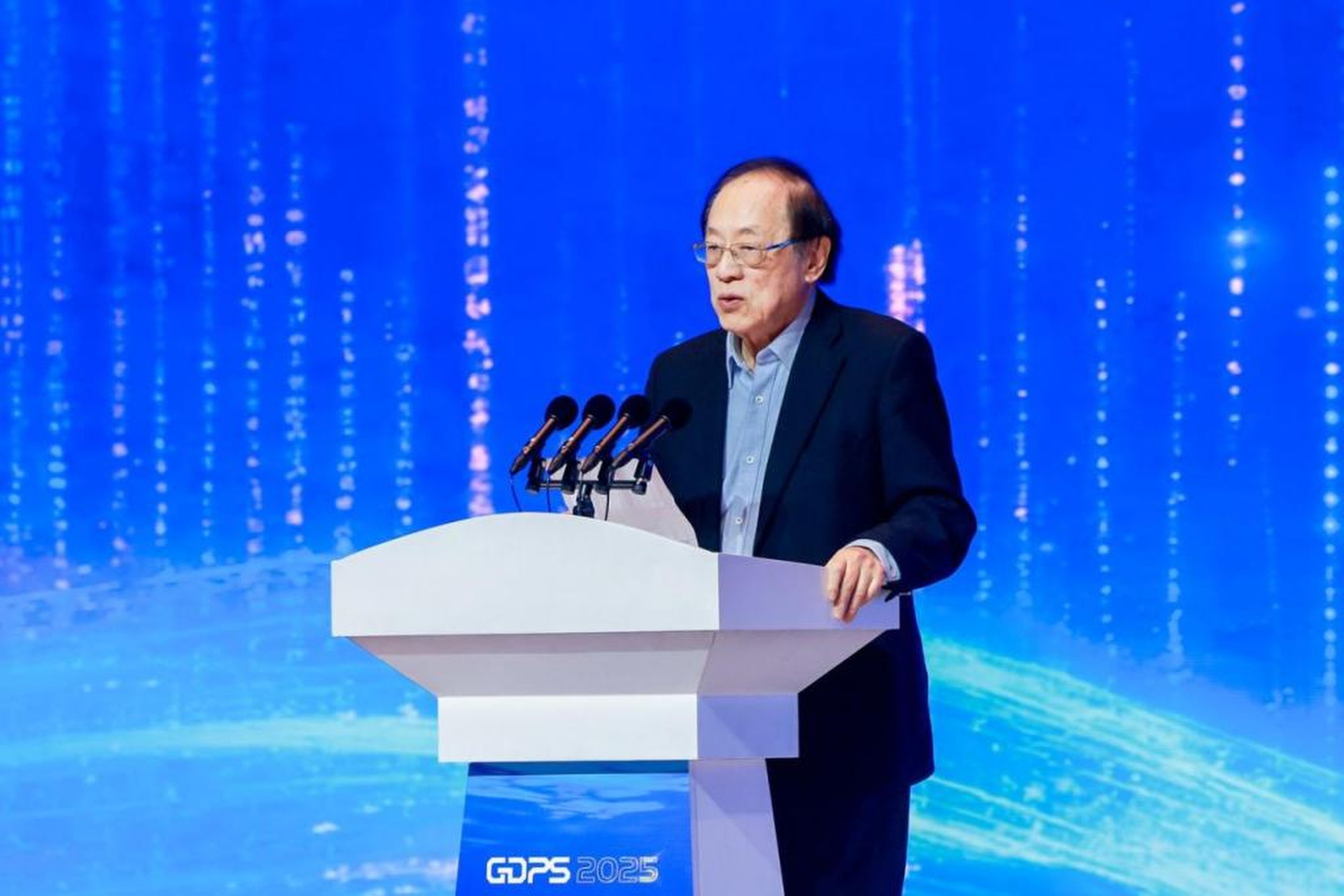 Andrew Yao speaks at the Global Developer Pioneers Summit in Shanghai. Photo: Handout