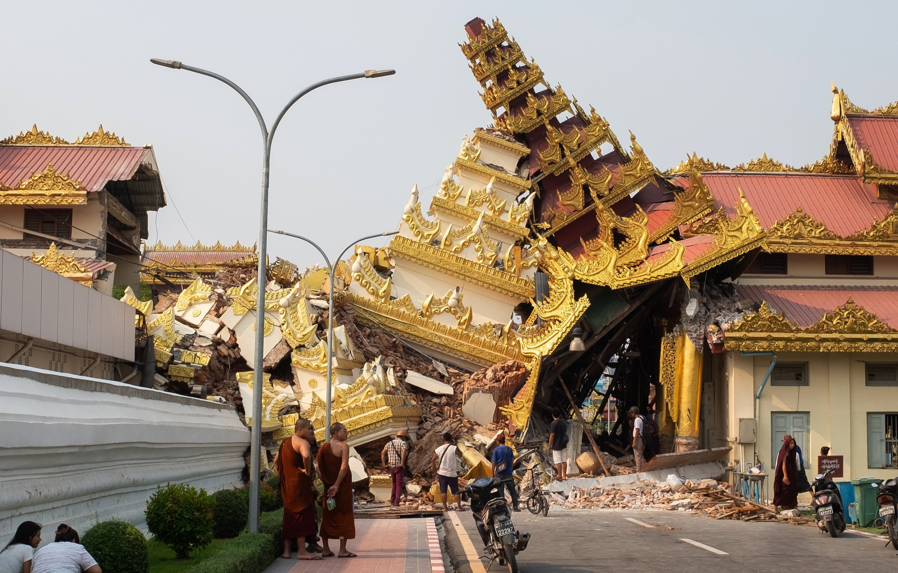 Residents inspect the collapsed Maha Myat Muni Pagoda in the city of Mandalay, Myanmar, following a devastating earthquake. Photo: EPA-EFE