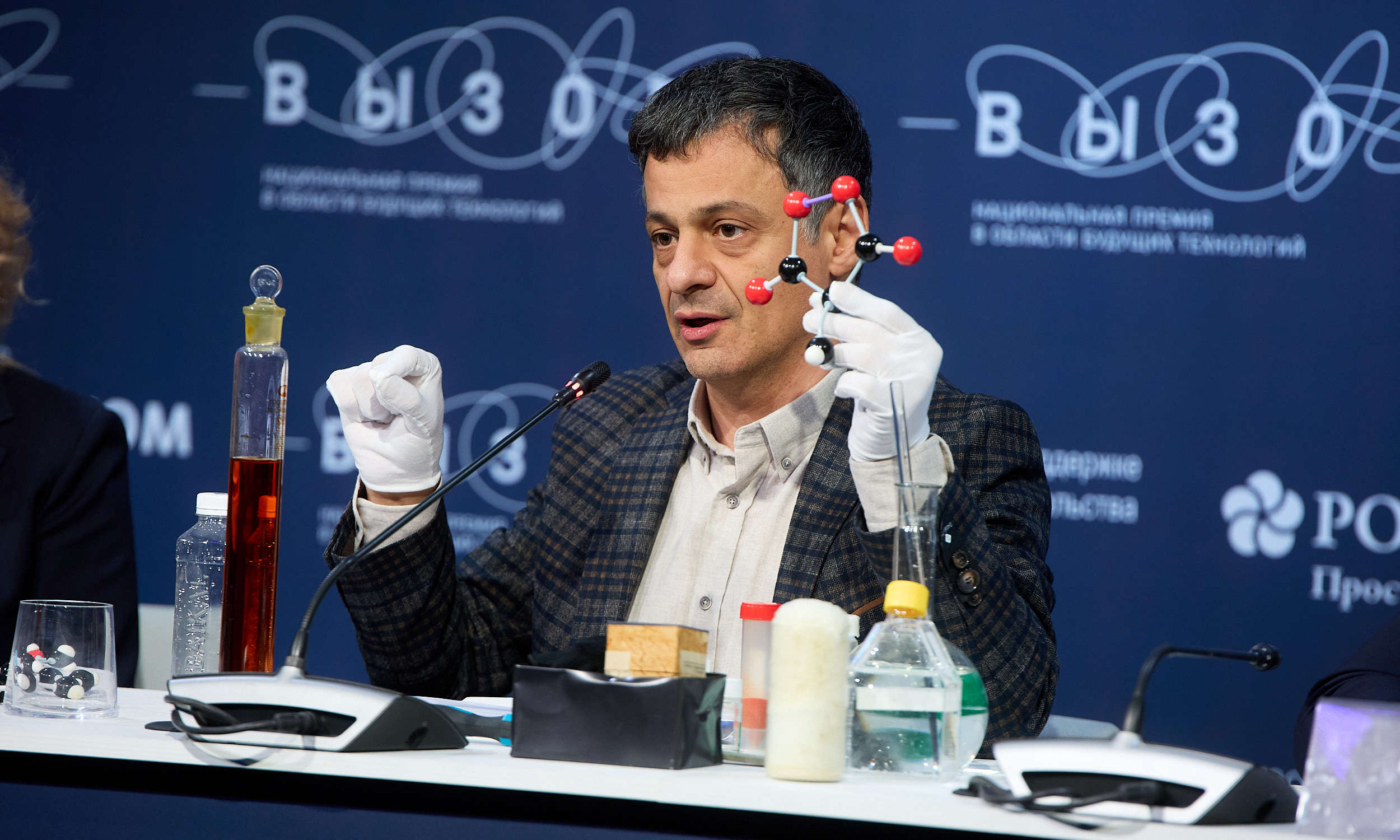 Valery Fokin has been awarded the Vyzov Prize for his discovery of a “molecular snap” reaction that has become a widely used tool across scientific disciplines and has enabled the creation of DNA imaging technologies, diagnostic methods and clinical drugs. Photo: Vyzov Foundation