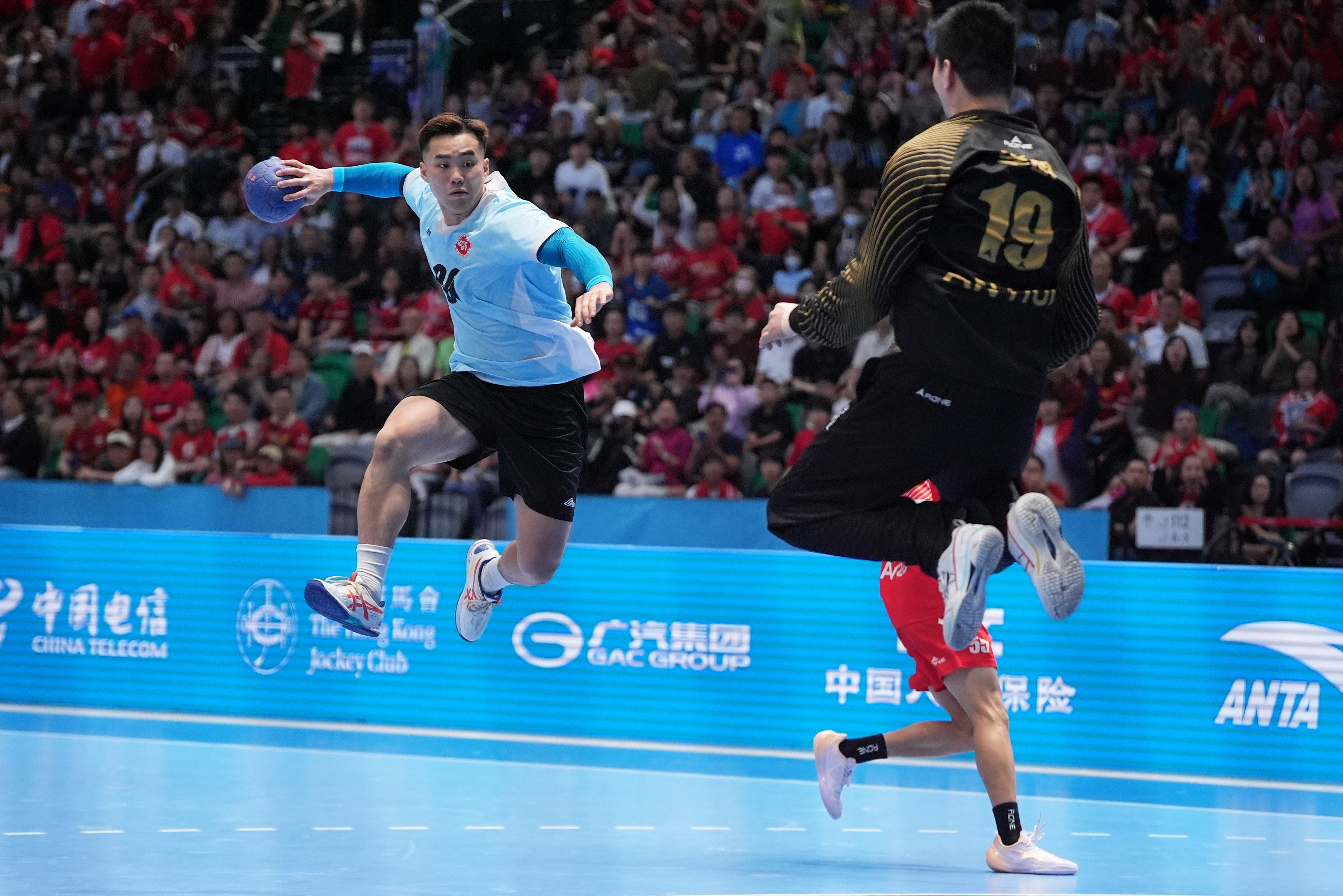 Hong Kong’s Toby Lin shoots during the National Games semi-final against Anhui at Kai Tak Arena last month. Photo: Elson Li