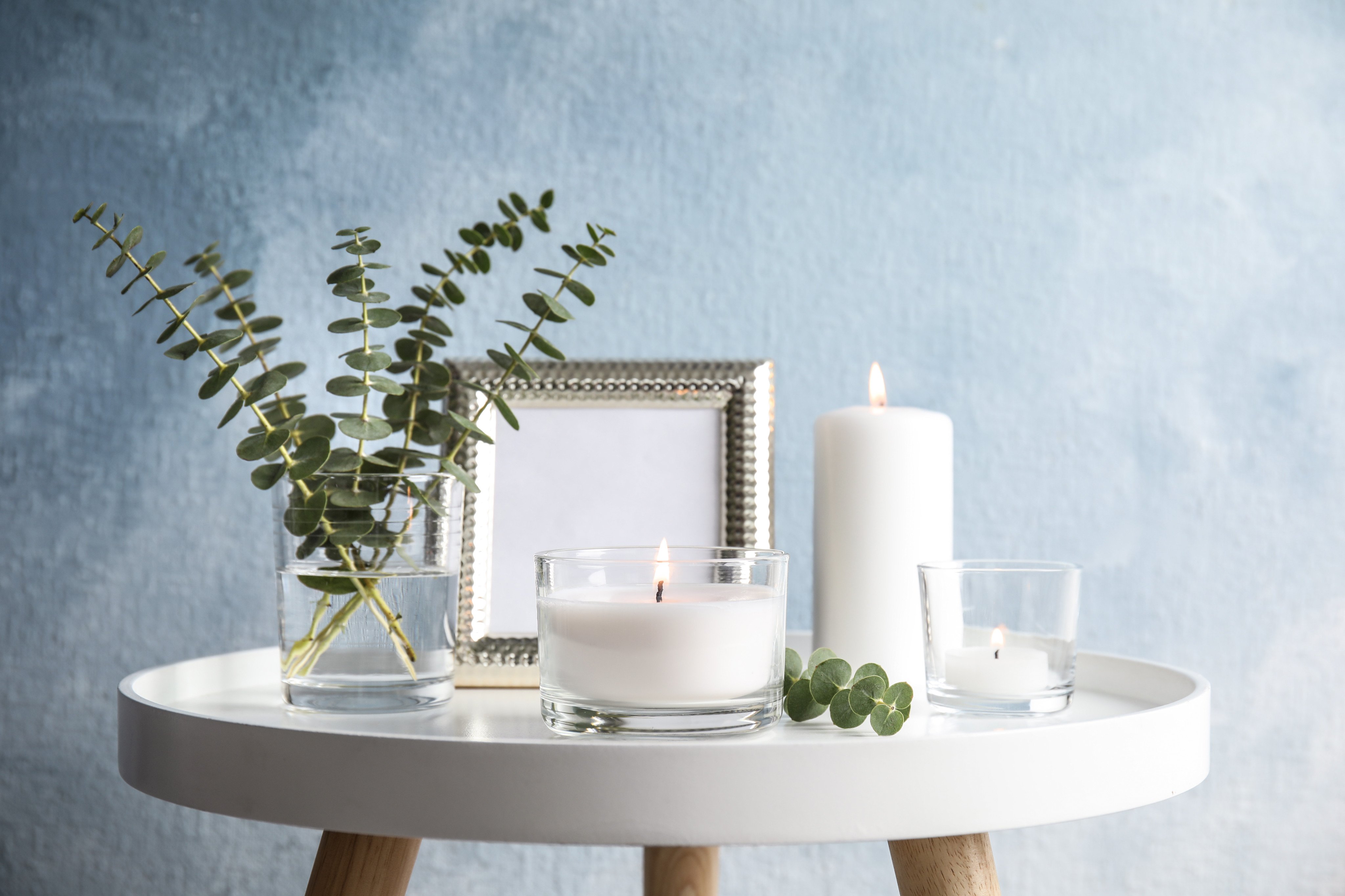 Throughout the year, many people use candles to add atmosphere and pleasant aromas to the home. Photo: Shutterstock