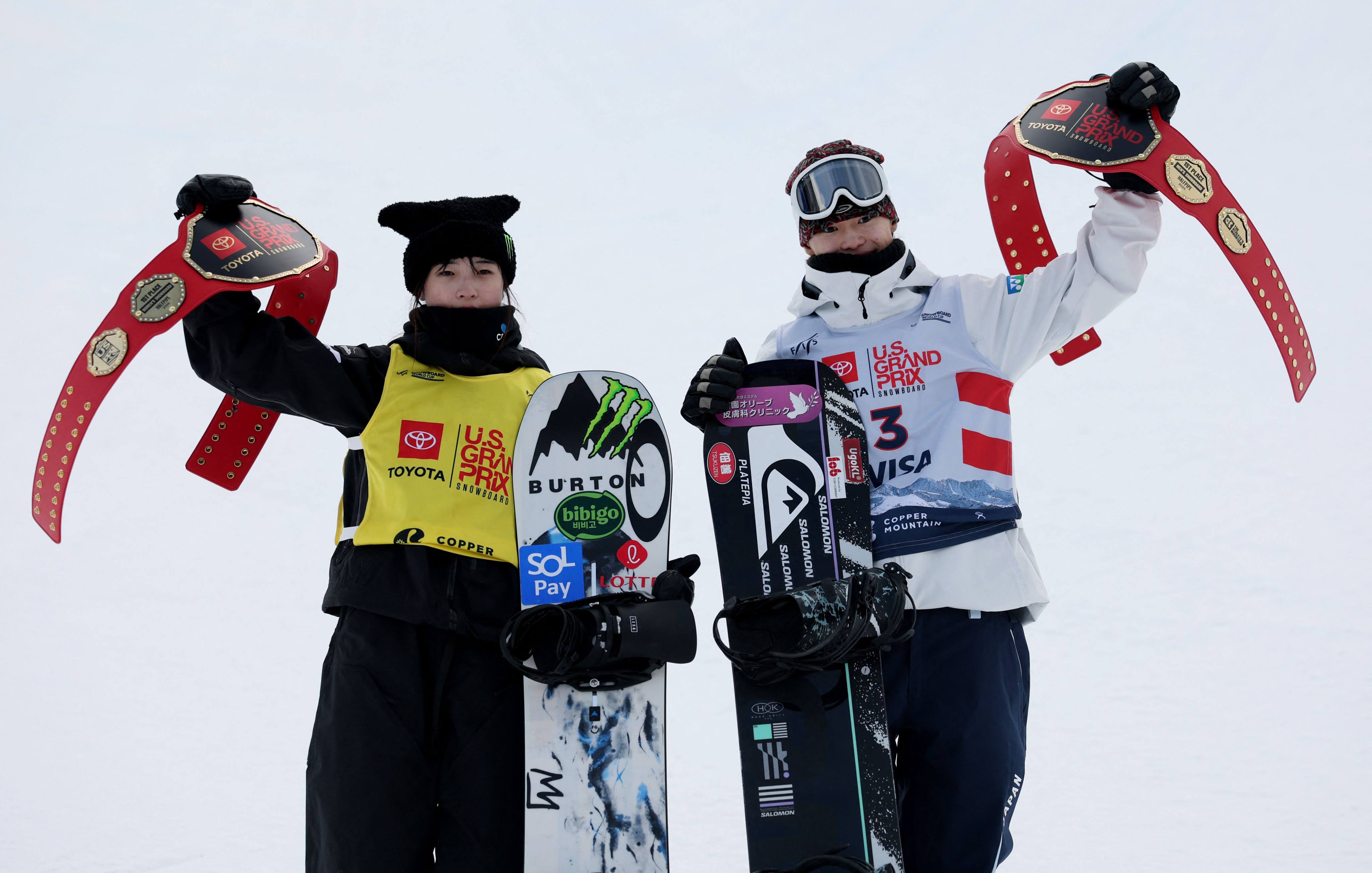 South Korea’s Gaon Choi (left) and Japan’s Ryusei Yamada after winning their respective snowboard halfpipe finals at Copper Mountain. Photo: AFP