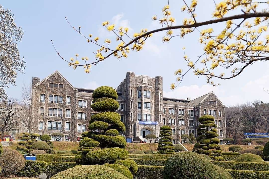 Yonsei University uncovered a mass cheating case during the October midterm exam. Photo: Instagram/yonsei_official