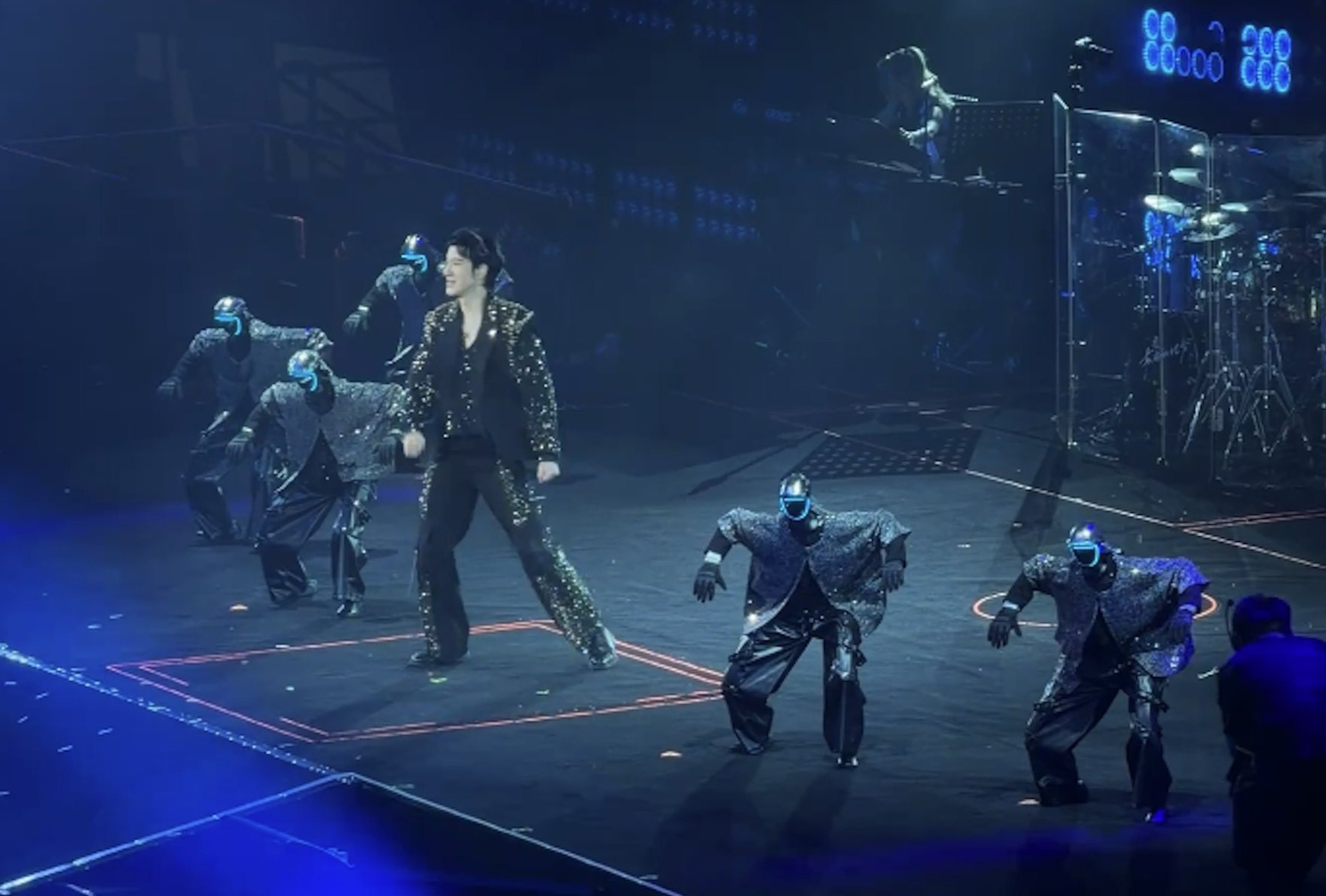 Unitree robots dance on stage with singer Wang Leehom in Chengdu last Thursday. Photo: Handout