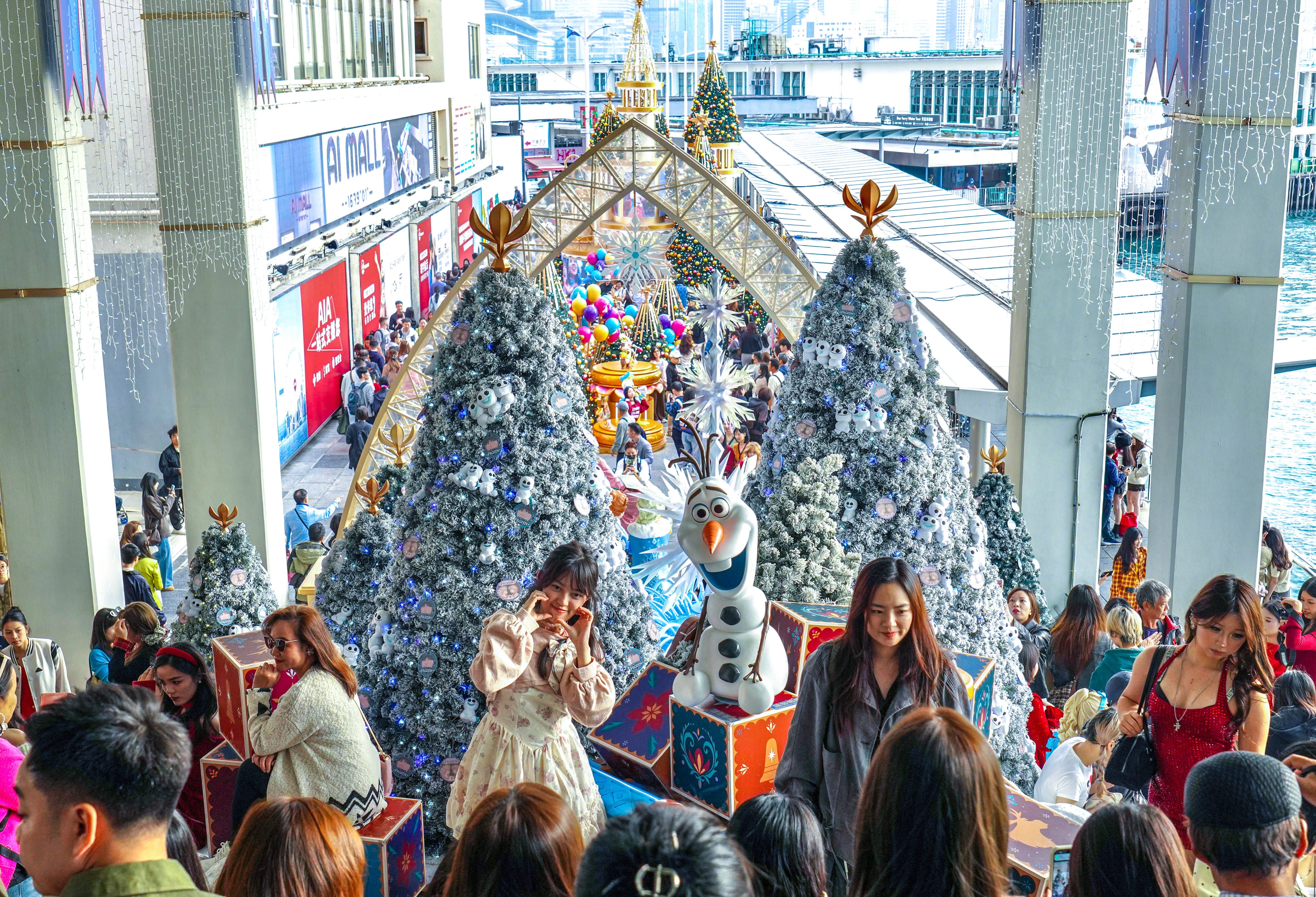 Christmas decorations at Harbour City in Tsim Sha Tsui. Photo: Karma Lo