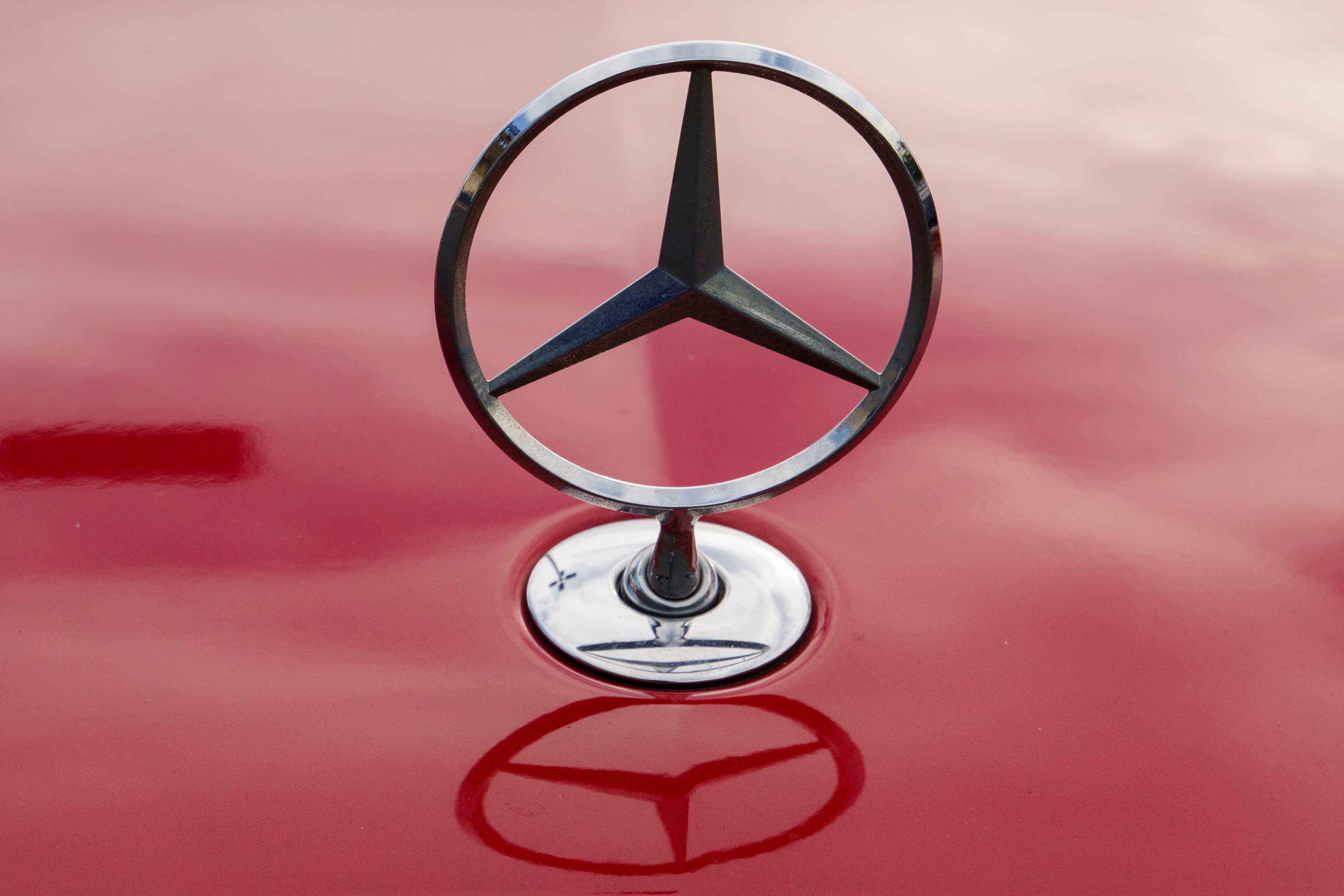 The three-pointed star logo of German carmaker Mercedes-Benz. Photo: Getty Images