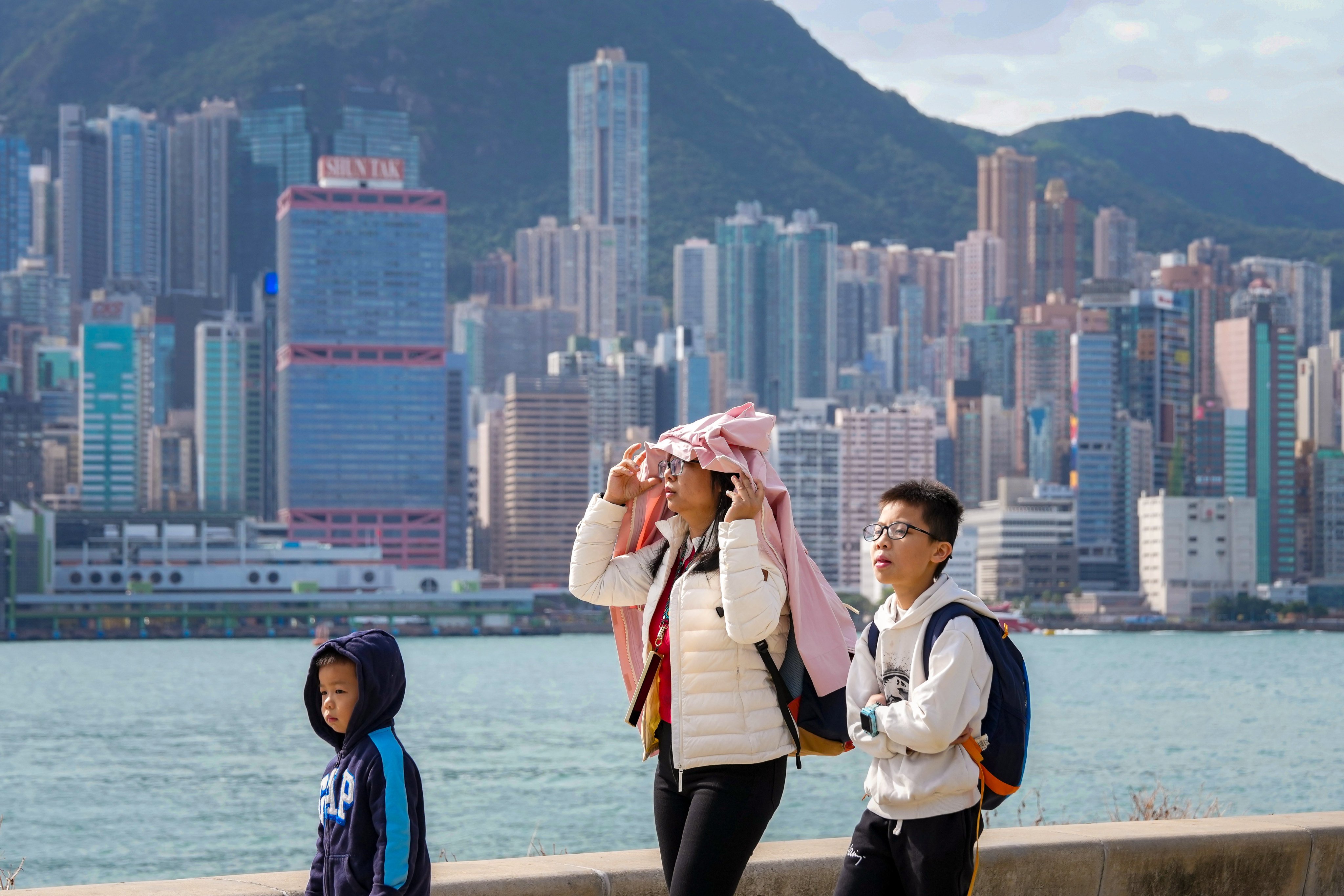 Hong Kong can expect temperatures as low as 14 degrees during the Christmas holiday. Photo: Karma Lo