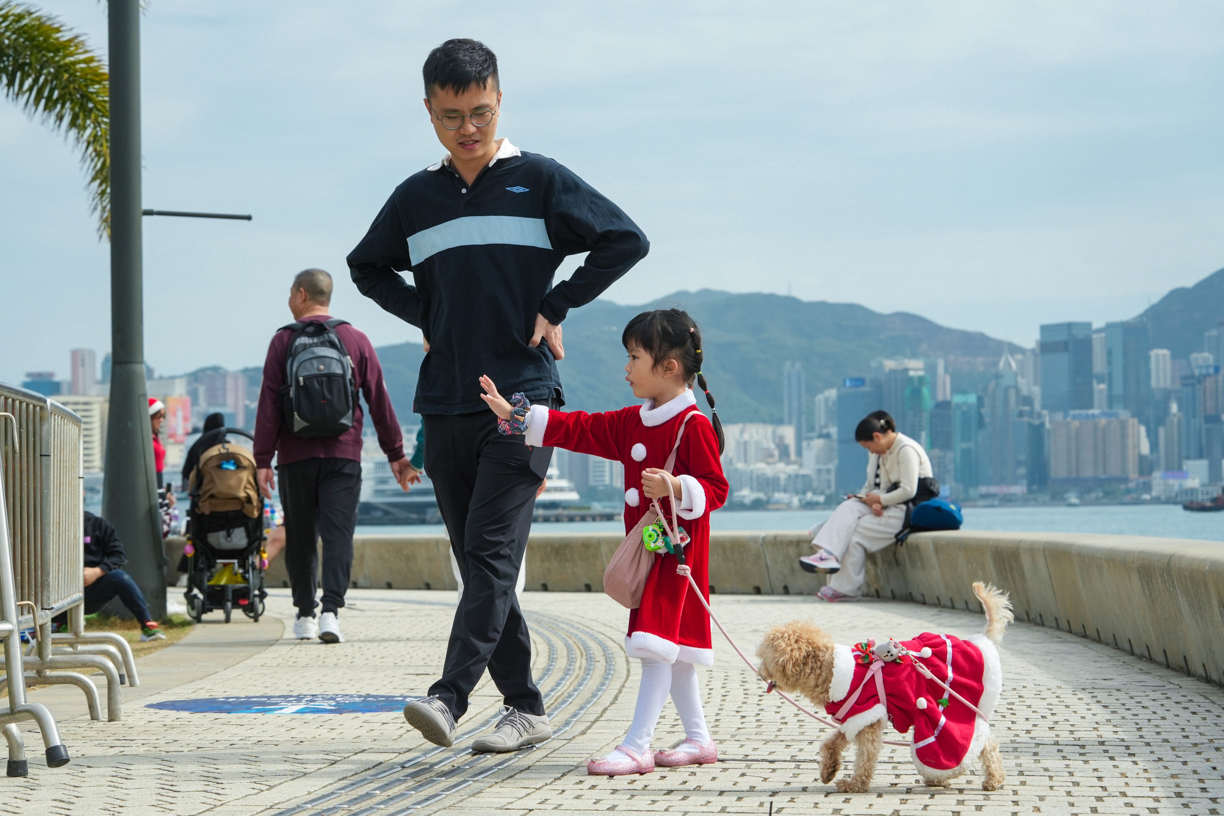 Hongkongers woke up to a cold Christmas Day. Photo: Sun Yeung
