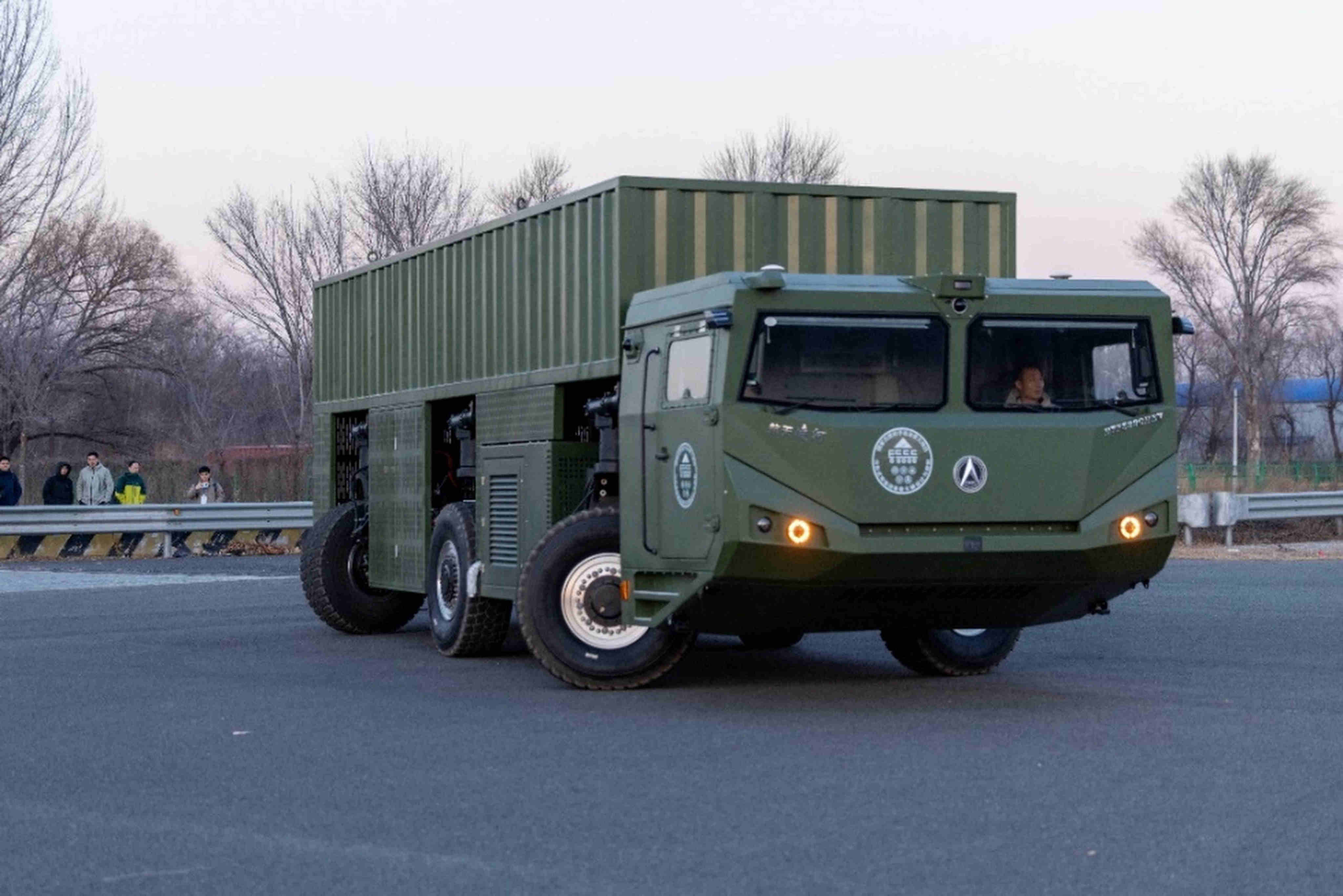 The prototype modular electric-drive heavy-duty truck. Photo: Tsinghua University