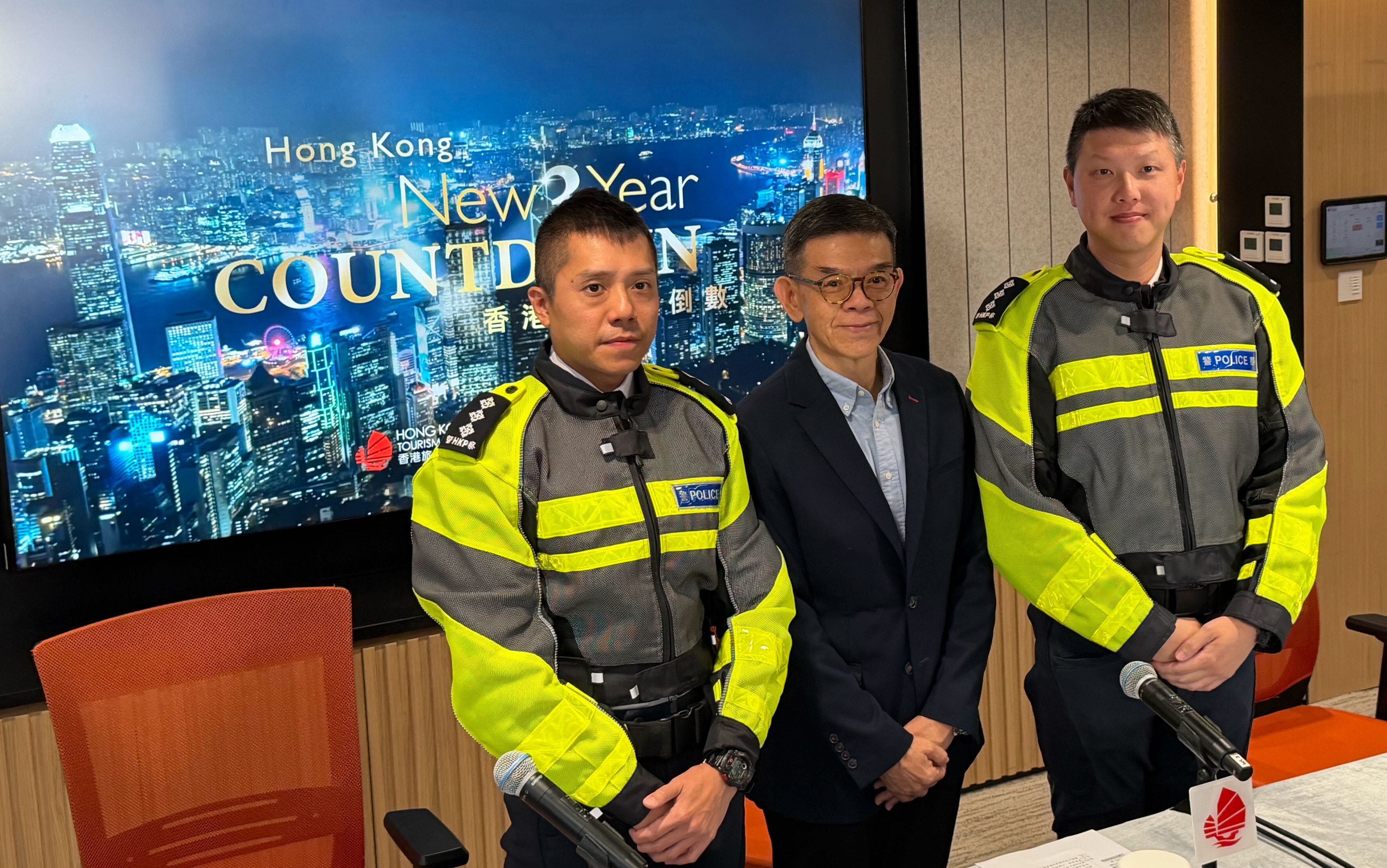Mason Hung (centre), flanked by Chief Inspector Cheng Chun-kit and Chief Inspector Lau Chun-ho. Photo: Oscar Liu