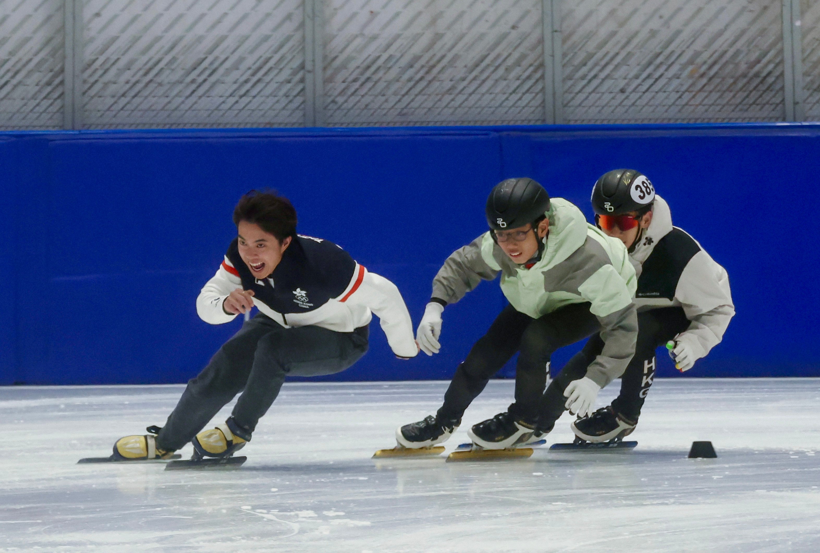 Sidney Chu (front) leads young skaters around DB Ice Rink in Discovery Bay. Photo: Jonathan Wong