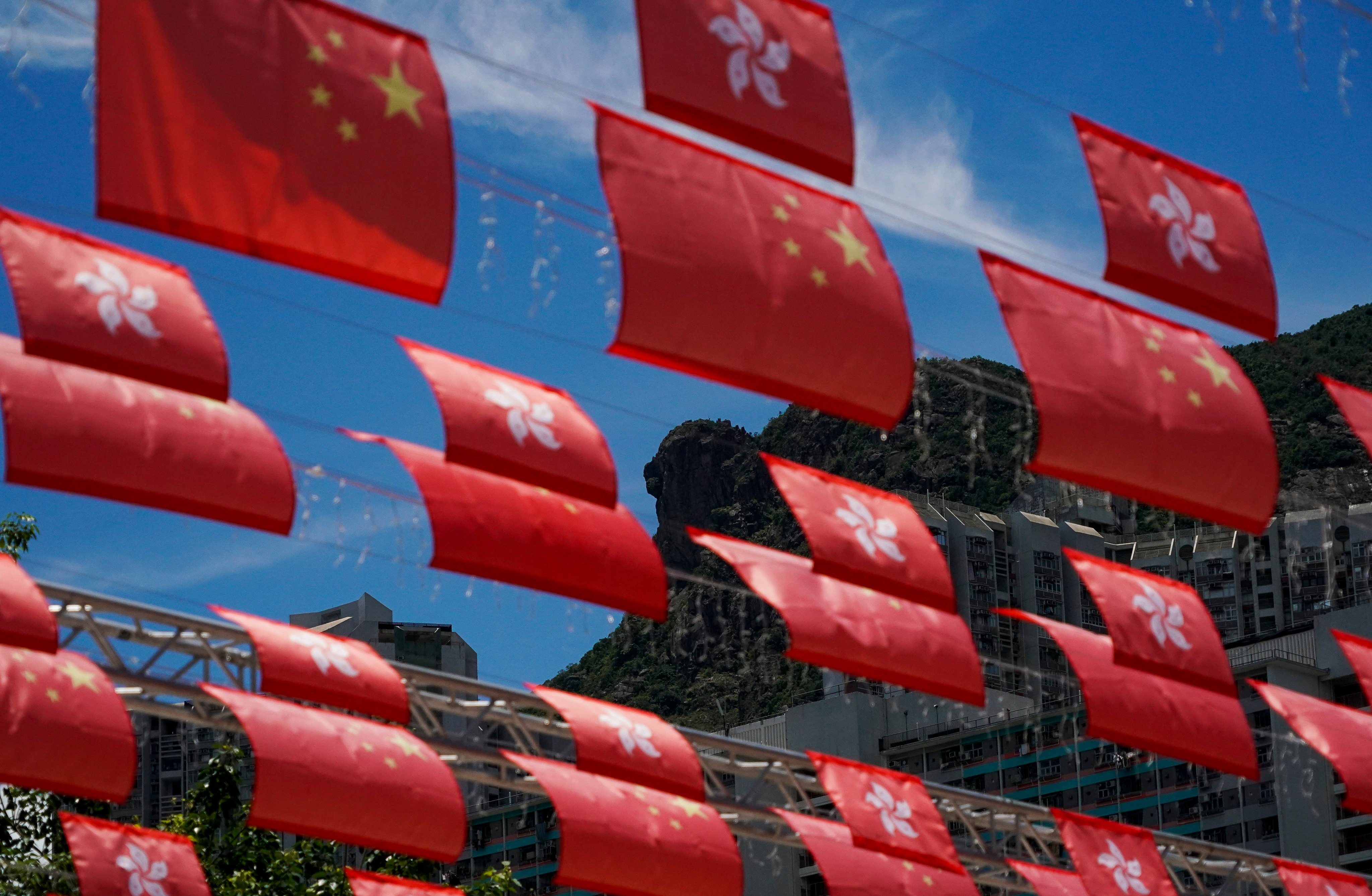 The flags of China and Hong Kong. Photo: Felix Wong