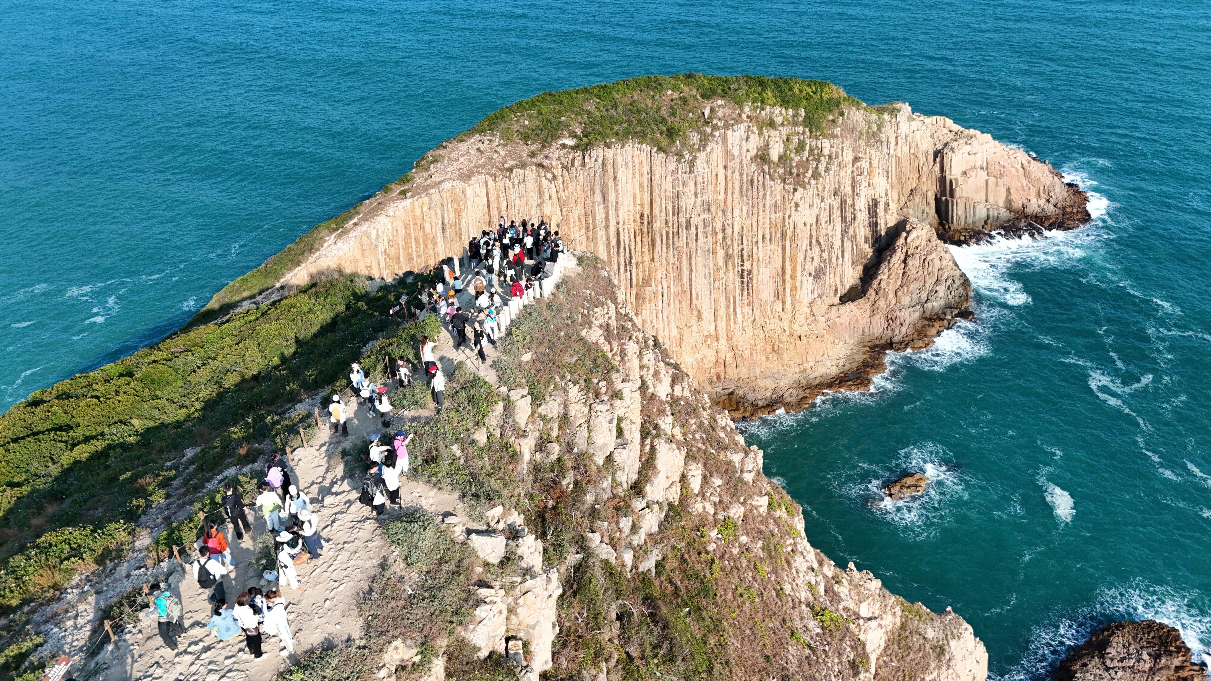 Visitors at the Po Pin Chau Viewing Platform during the holidays on December 27, 2025. Photo: Edmond So