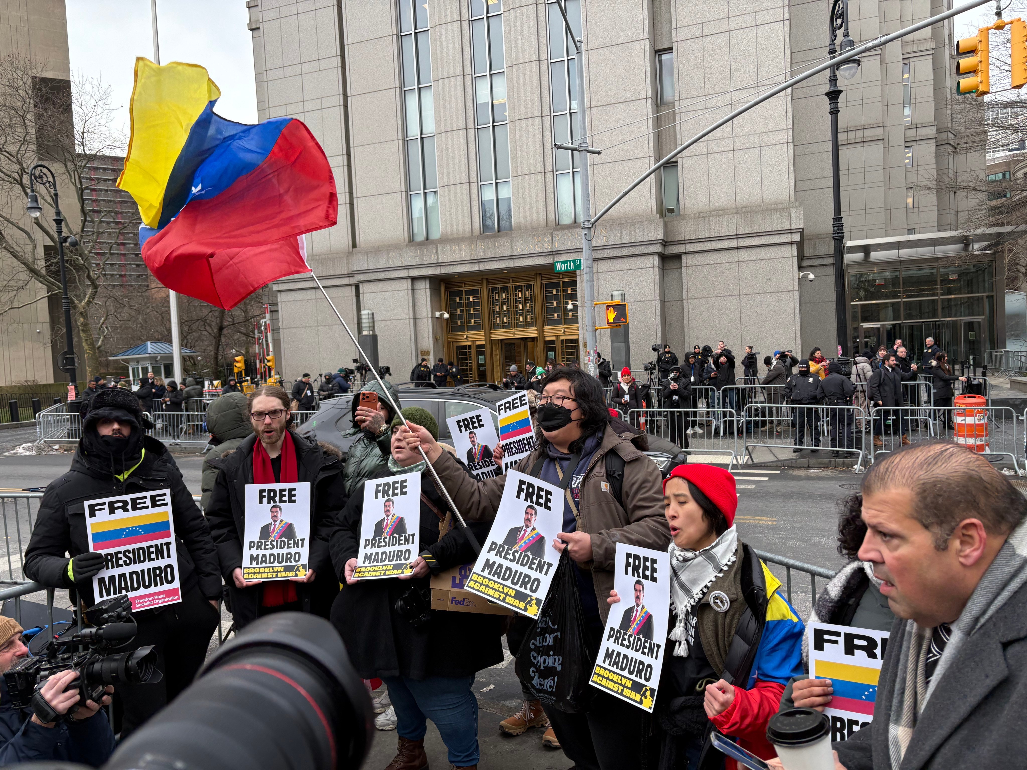 Protesters gather outside a courthouse in New York on Monday where ousted Venezuelan President Nicolas Maduro made his first appearance after he was seized by US forces in his country. Photo: Xinhua