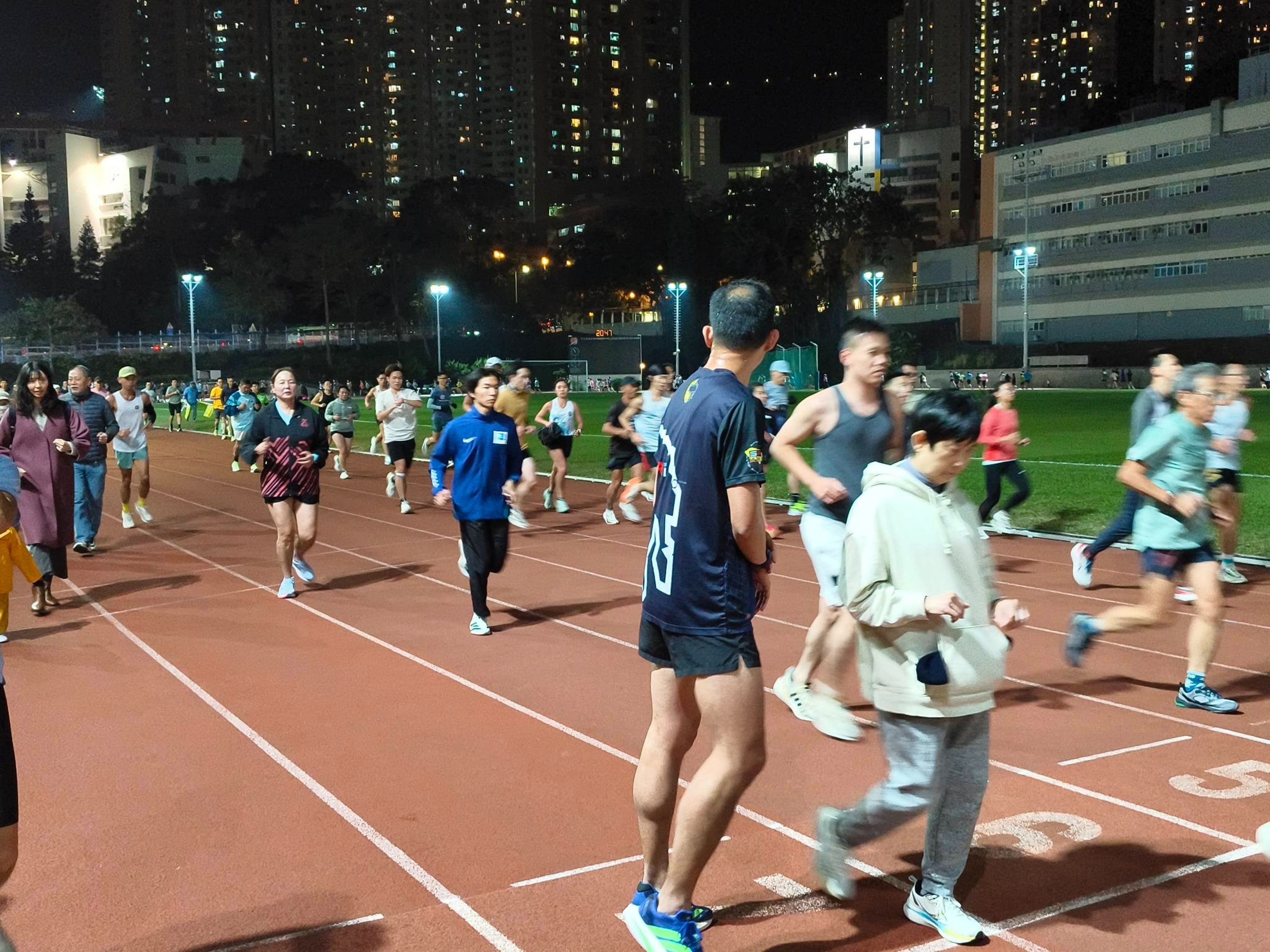 Runners compete for space at Hammer Hill Road Sports Ground. Photo: Handout