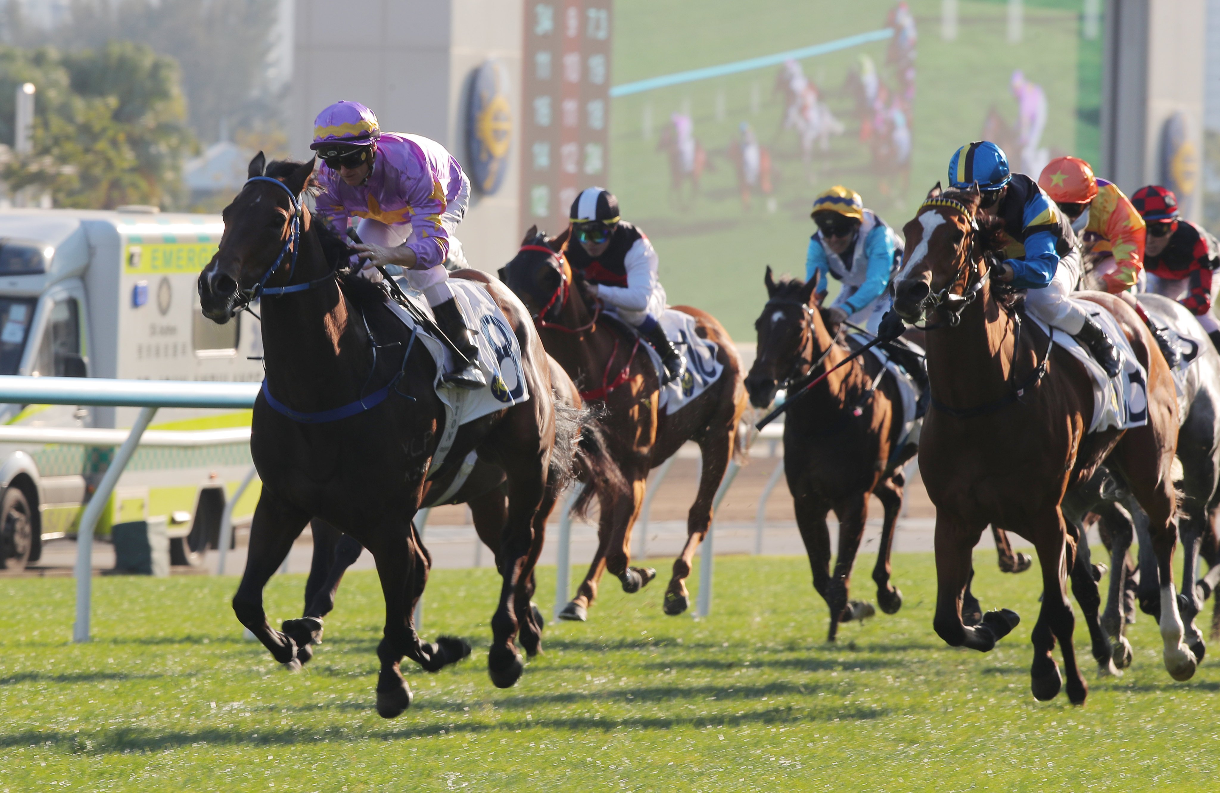 Zac Purton boots home Little Paradise in the Class Two Racing Club Cup. Photos: Kenneth Chan