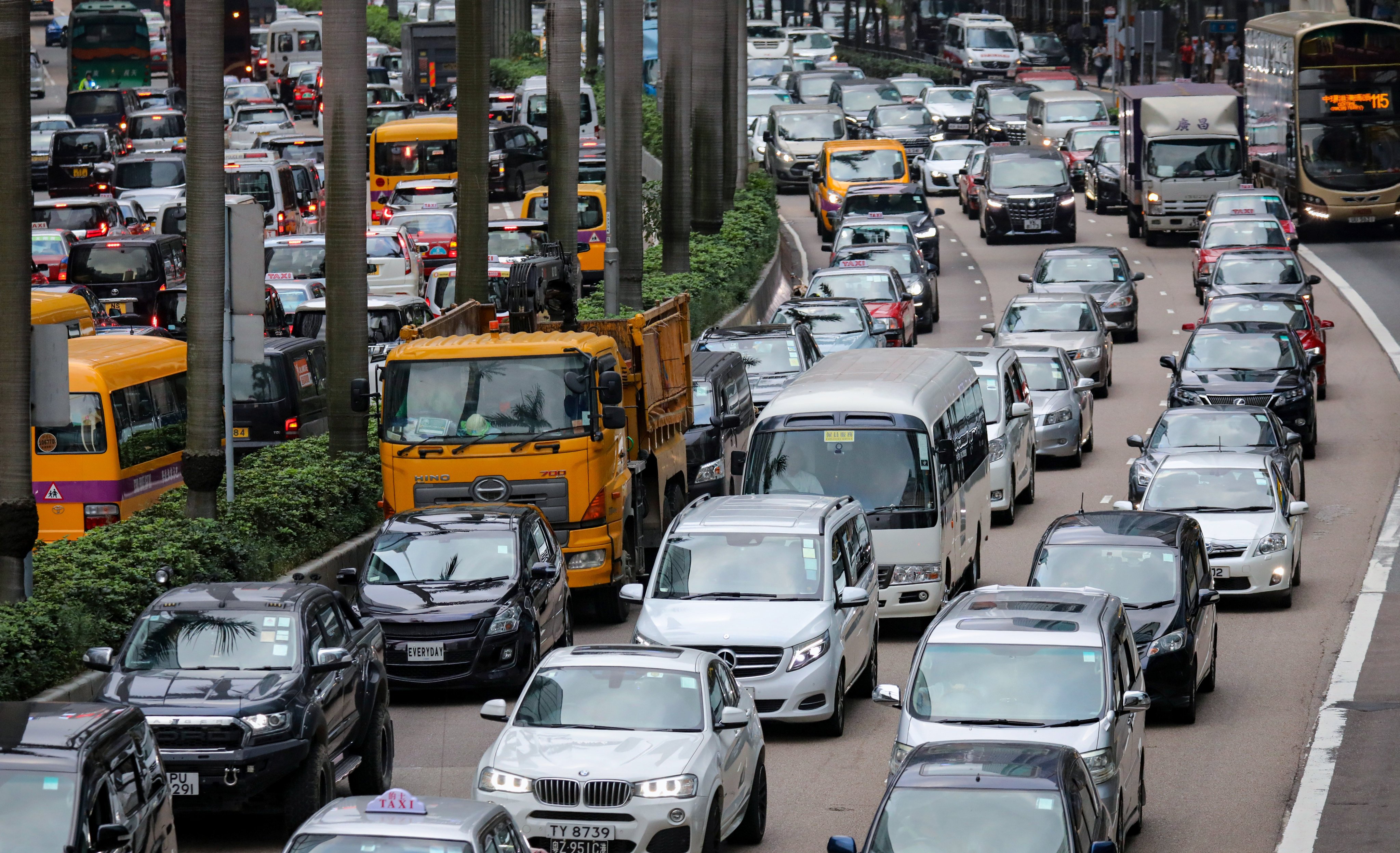 Hong Kong currently allows holders of full driving licences from 32 countries or regions to apply for a local permit without taking a test. Photo: Dickson Lee
