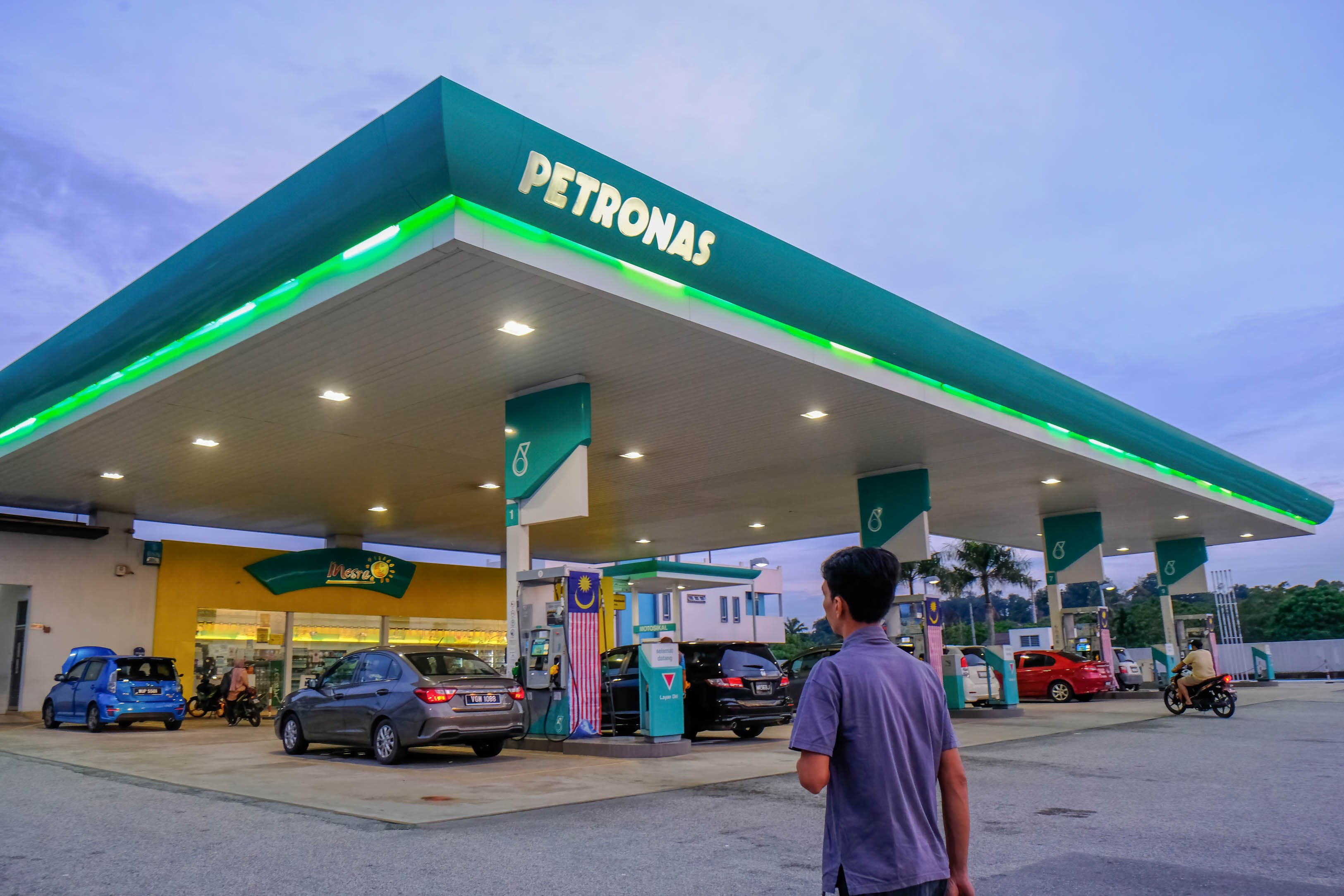 A fuel station in Kuala Lumpur, Malaysia. Photo: SOPA Images/LightRocket via Getty Images