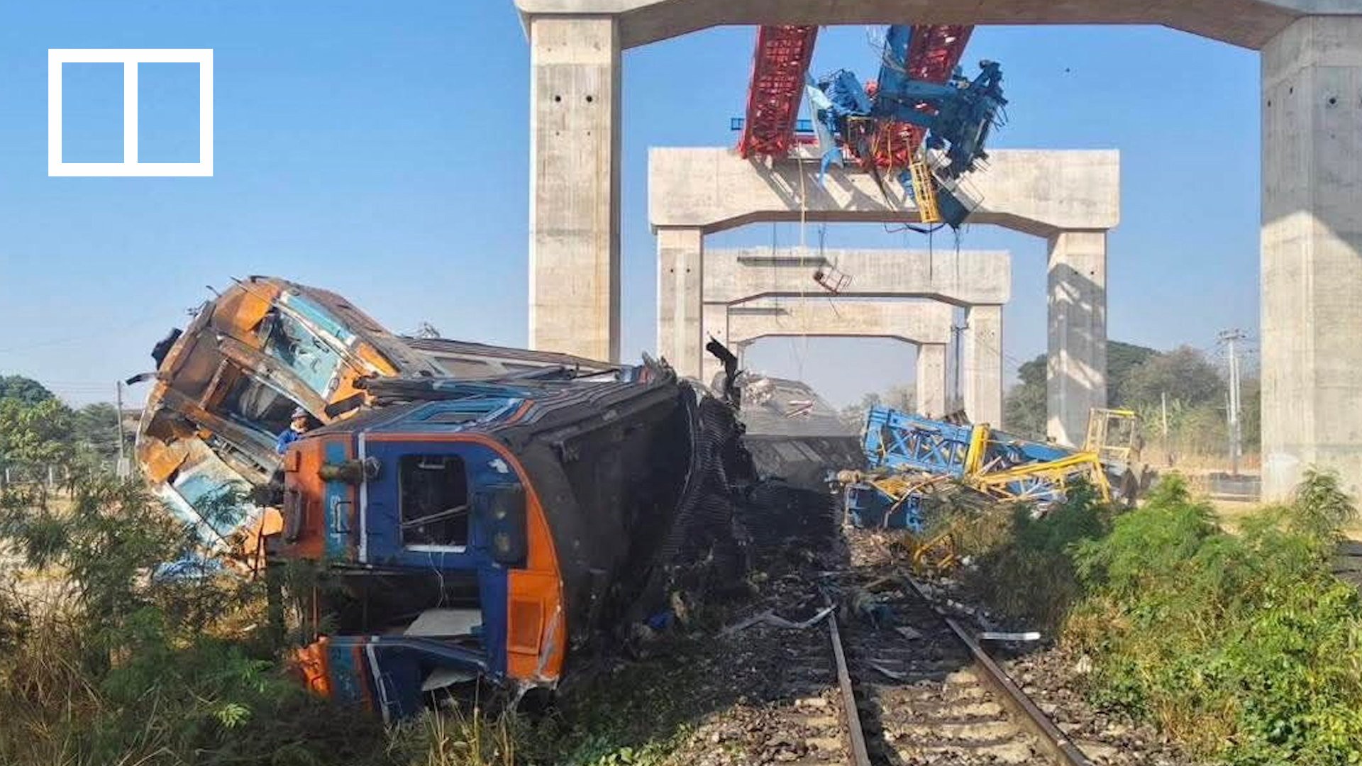 : Crane collapse causes deadly train crash in Thailand