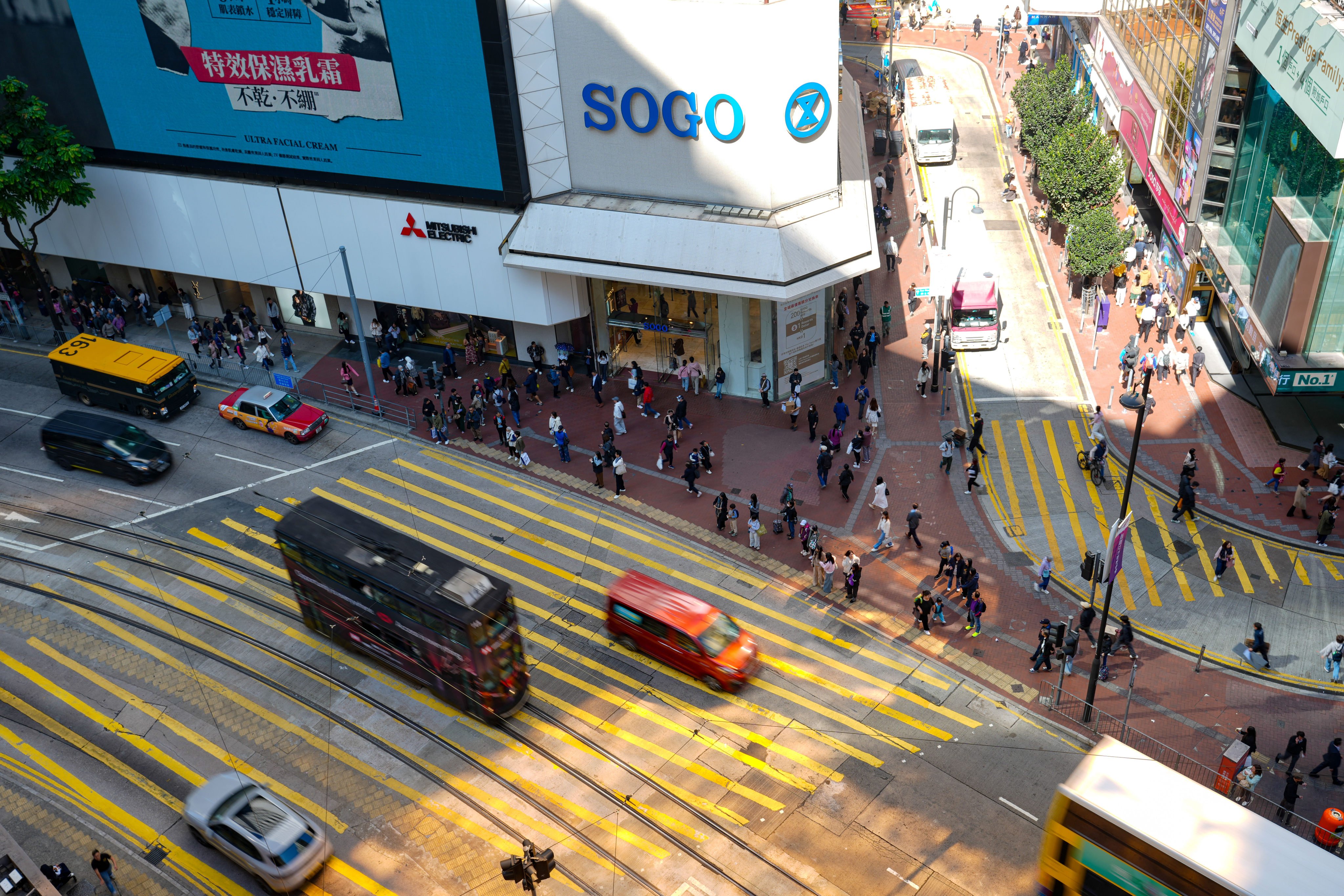 A bird’s-eye view of the pedestrian crossing near the Sogo department store. Photo: Sam Tsang