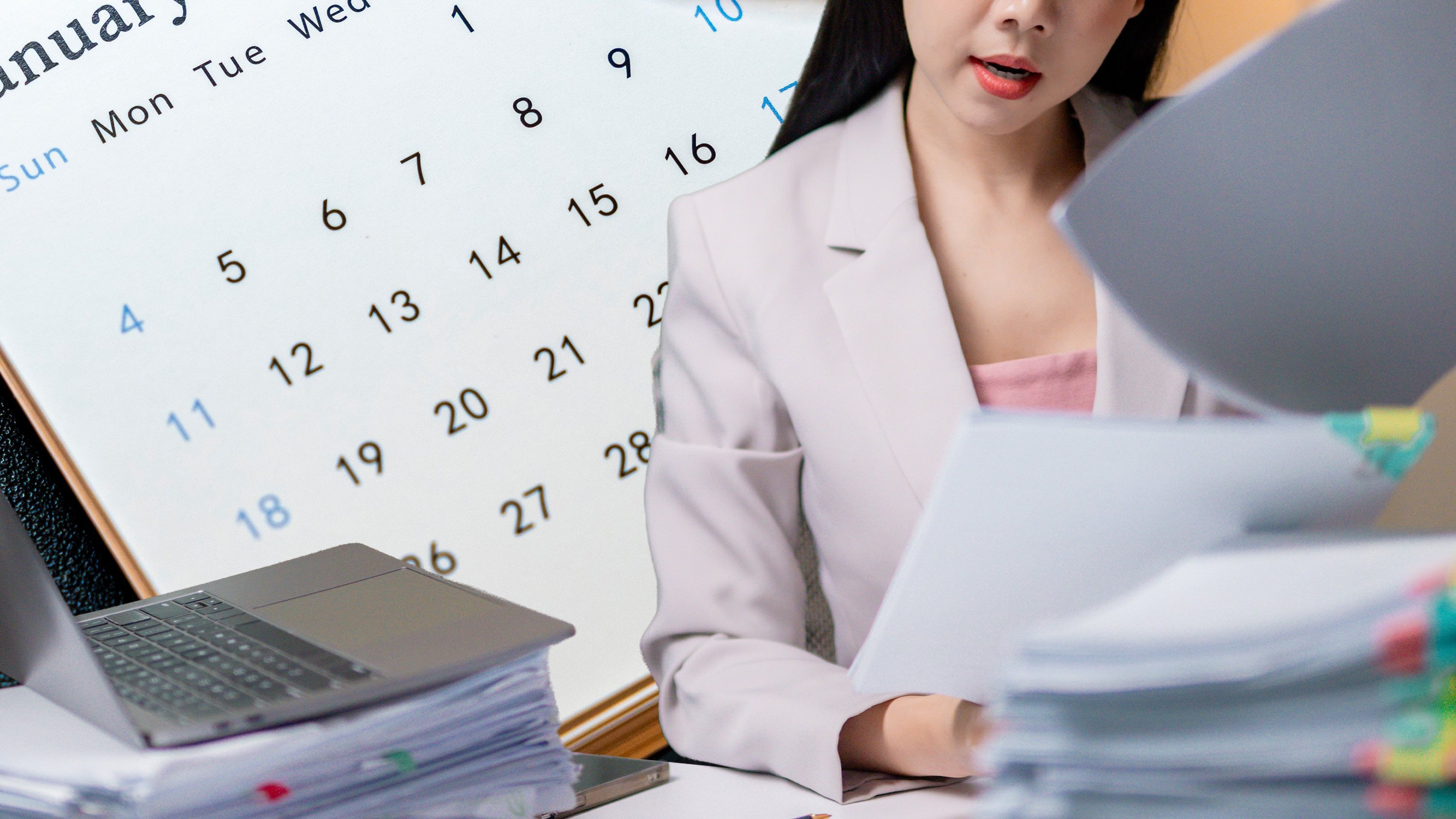 A recruiter from China Life insurance has sparked controversy by telling a job candidate with a bachelor’s degree that they did not deserve weekends off. Photo: SCMP composite/Shutterstock