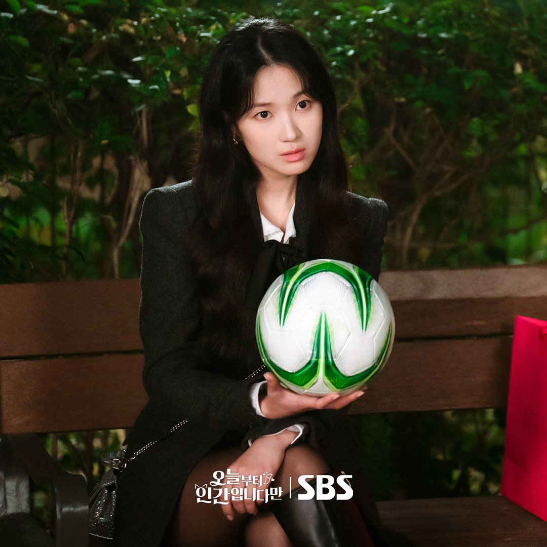 Kim Hye-yoon as gumiho Eun-ho in a still from “No Tail to Tell”, a new Korean drama on Netflix.