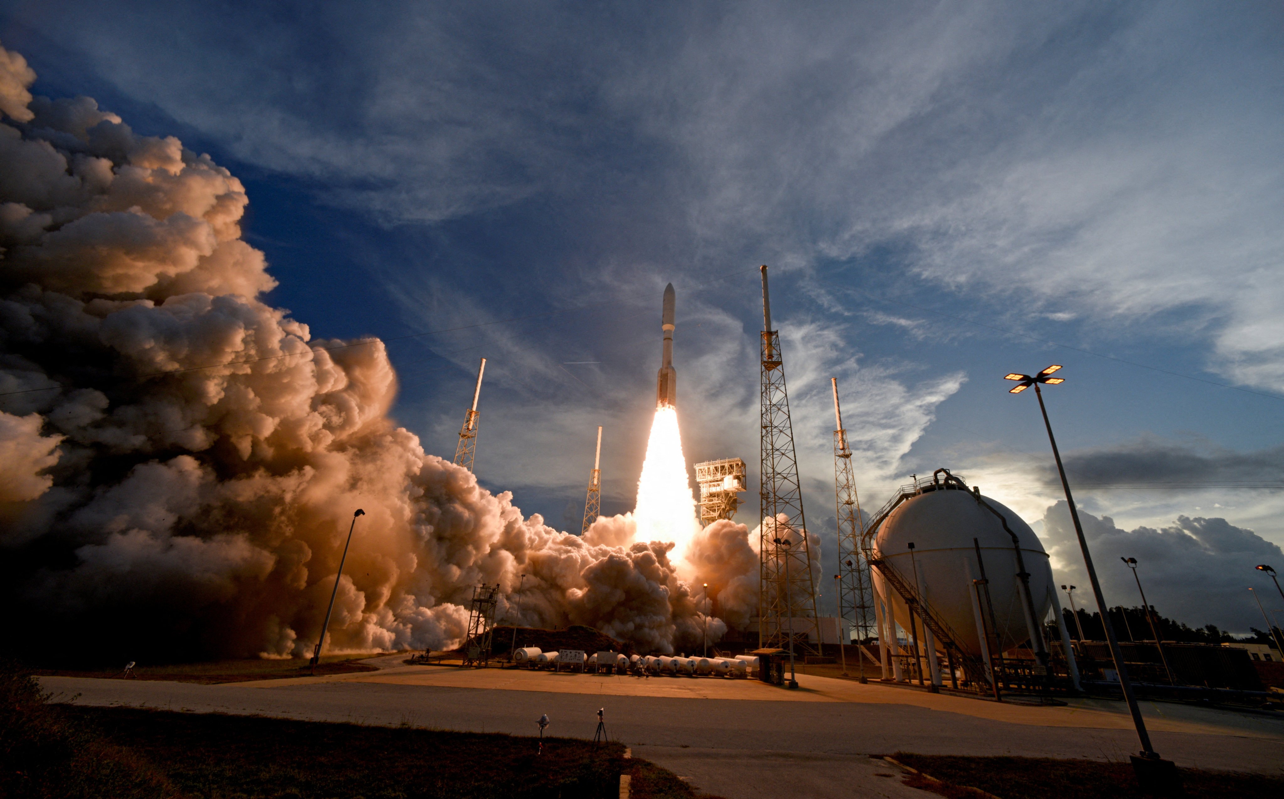 A United Launch Alliance Atlas V rocket lifts off carrying Amazon’s Project Kuiper internet network satellites from the Cape Canaveral Space Force Station in Florida in April 2025. Photo: Reauters