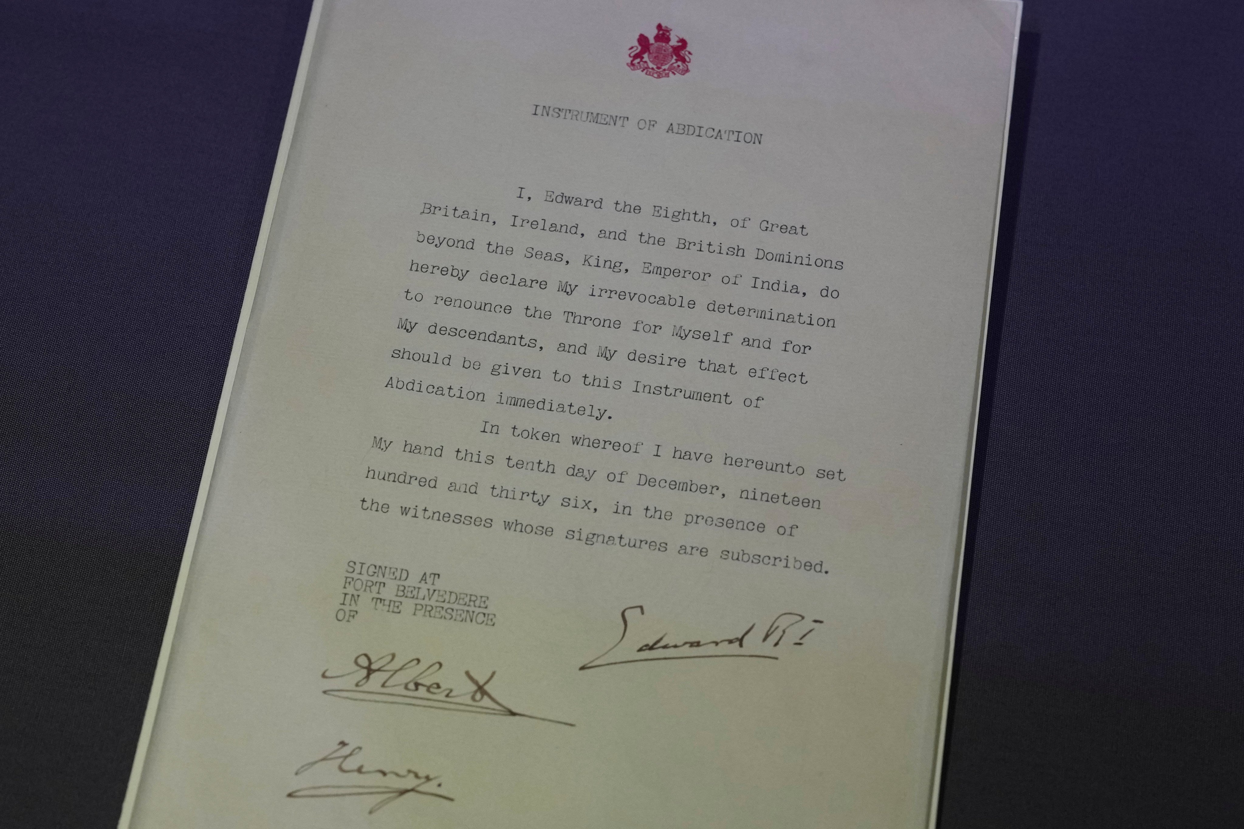 The 1936 document of abdication written by Britain’s King Edward VIII is part of an exhibition titled “Love Letters” at the National Archives in London. The king gave up the throne in 1936 so that he could marry “the woman I love”, twice-divorced American Wallis Simpson. Photo: AP