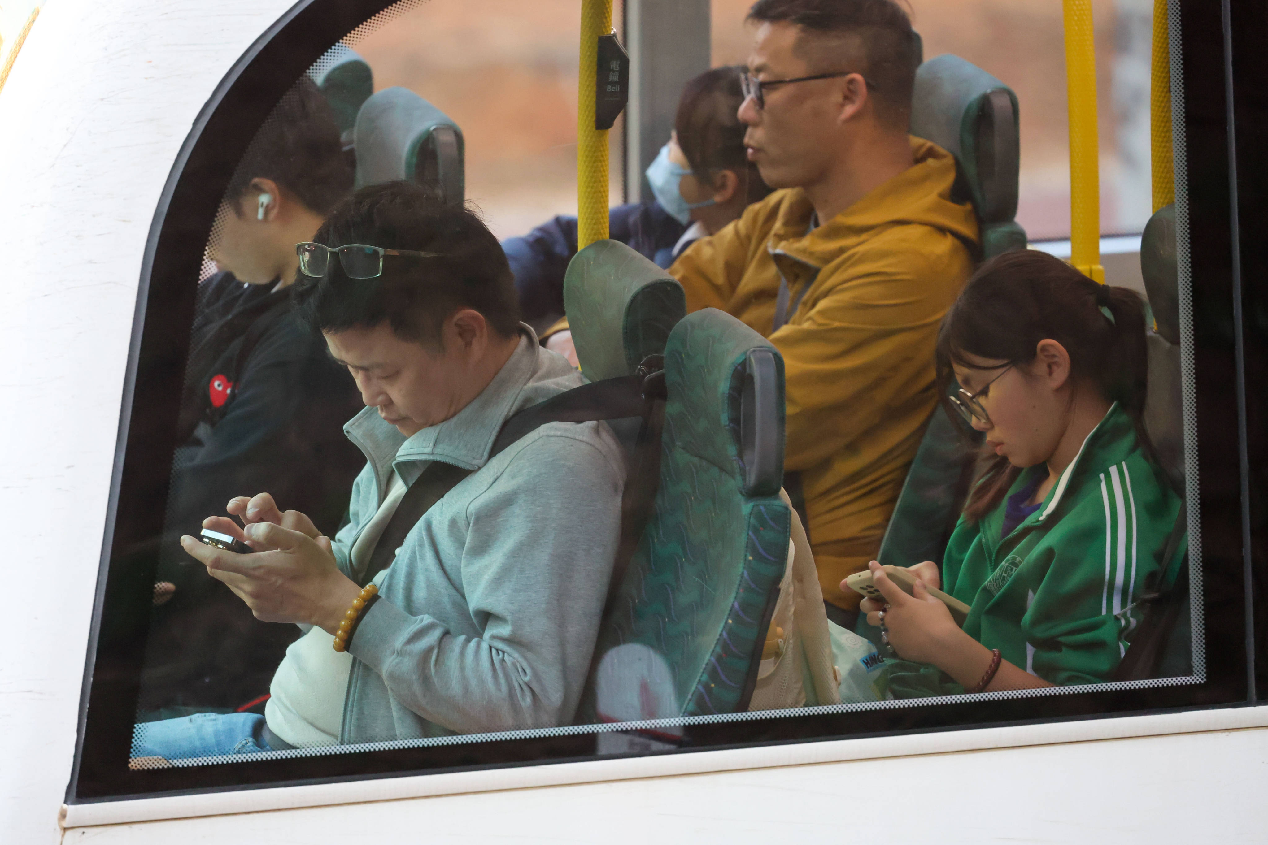 As of January 25, passengers in Hong Kong are required to wear seat belts on public and private buses. Photo: Dickson Lee