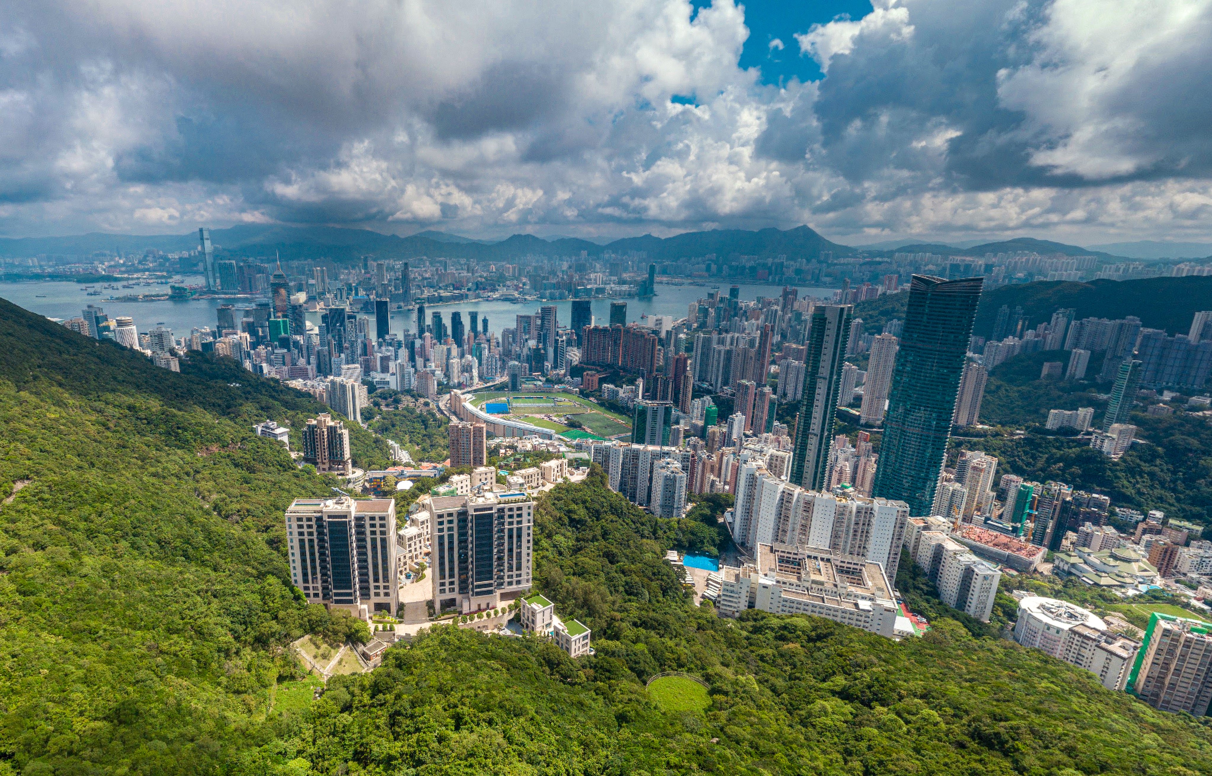The largest of the luxury deals completed on Monday involved a house at Black’s Link in Wan Chai. Photo: Google Maps