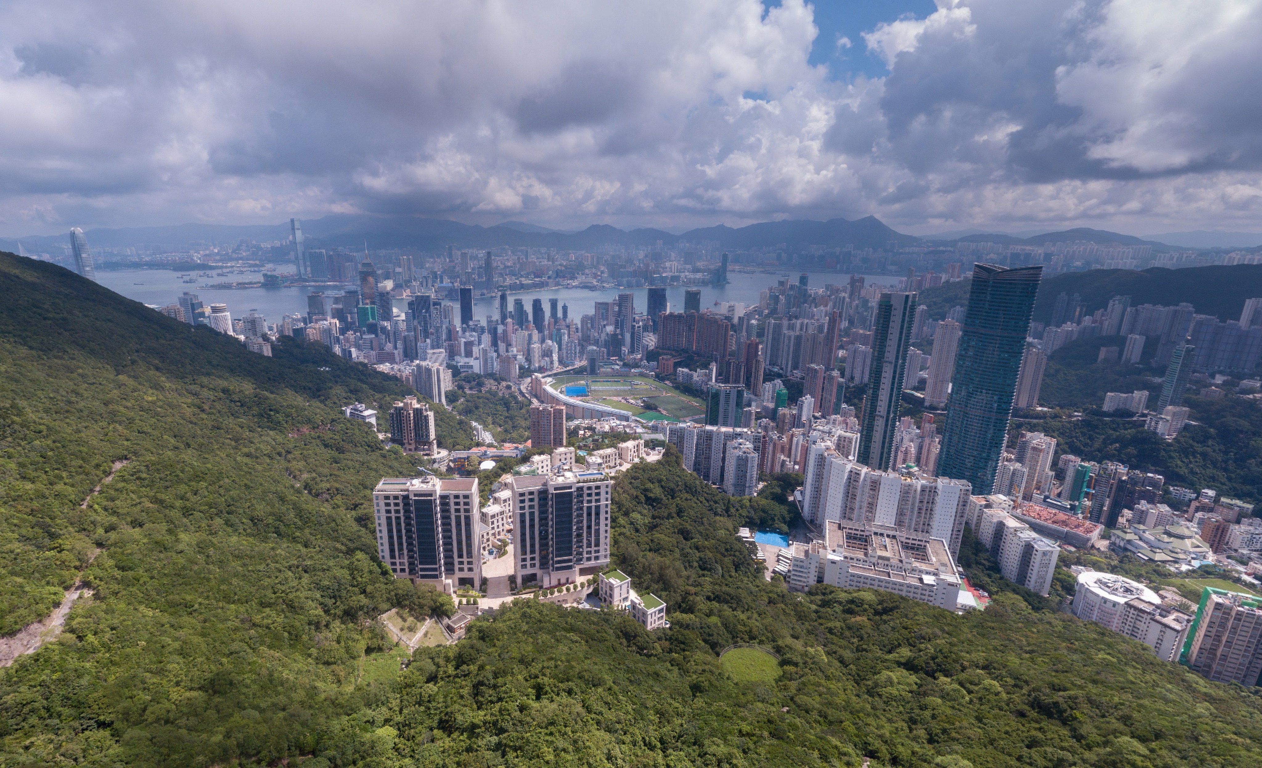 The largest of the luxury deals completed on Monday involved a house at Black’s Link in Wan Chai. Photo: Google Maps
