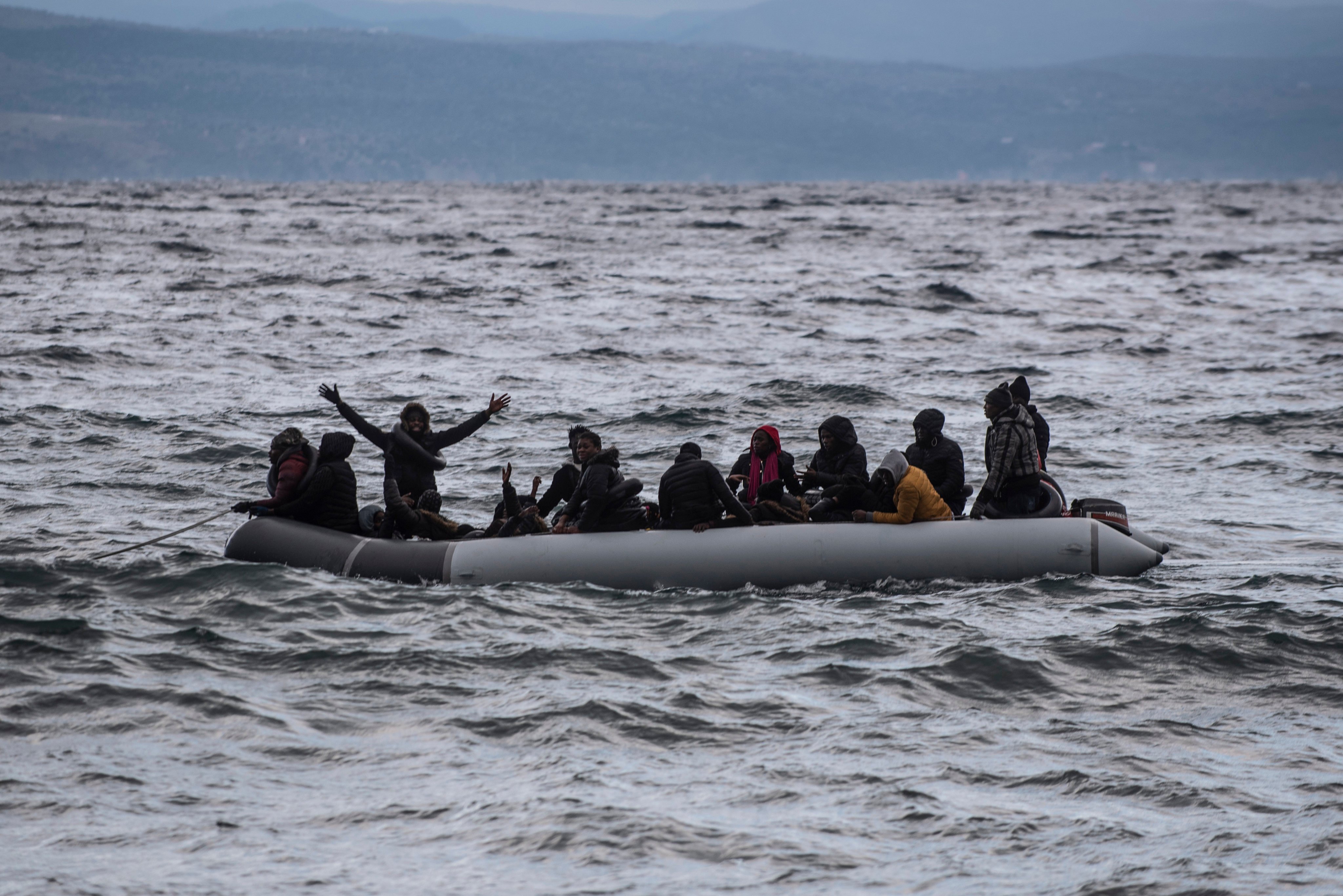 February 2020: Migrants arrive in an inflatable boat on their way from Turkey to the Greek island of Lesbos. Photo: dpa