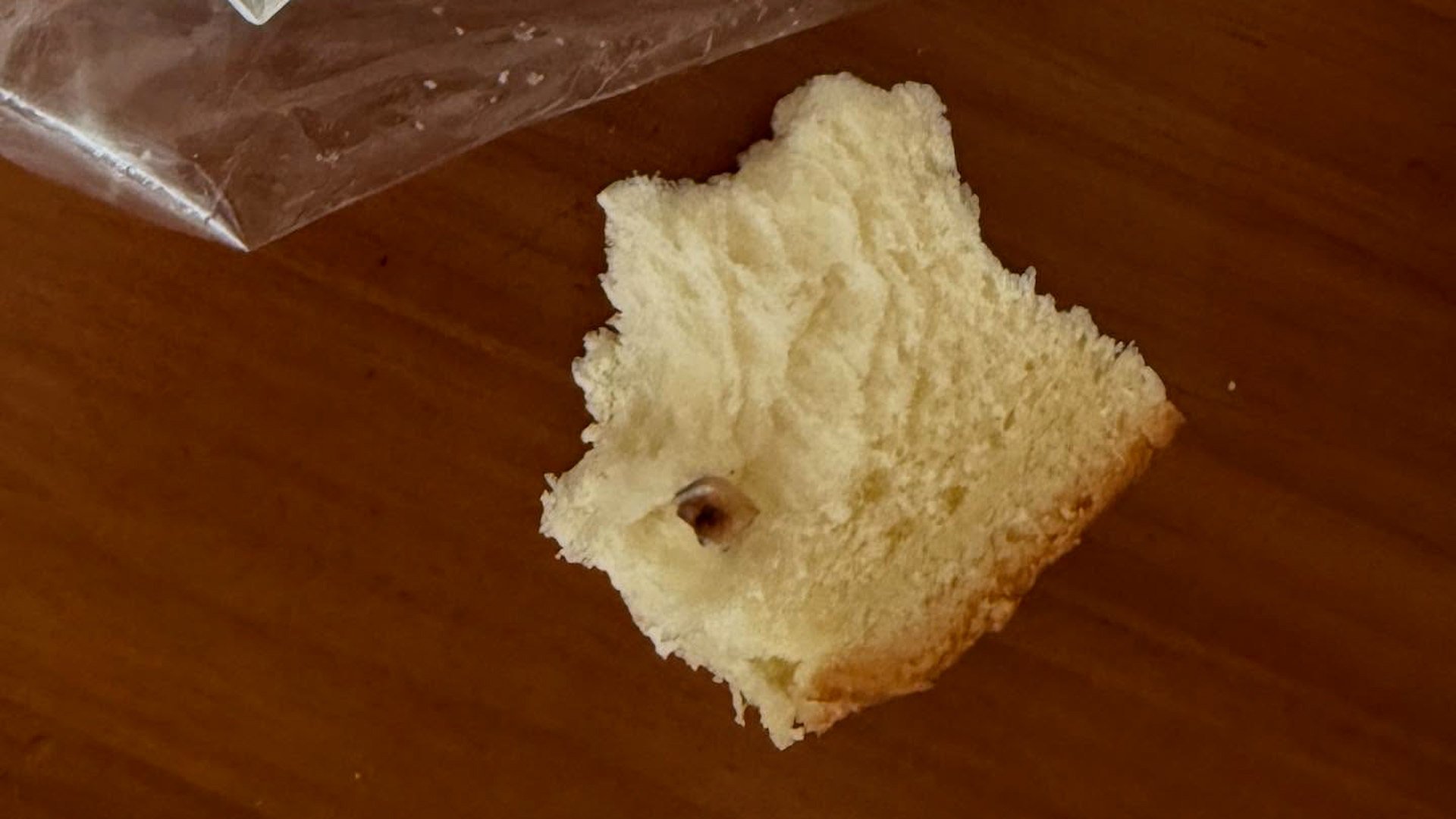 A customer posted the discovery on social media and filed a complaint with the Food and Environmental Hygiene Department.