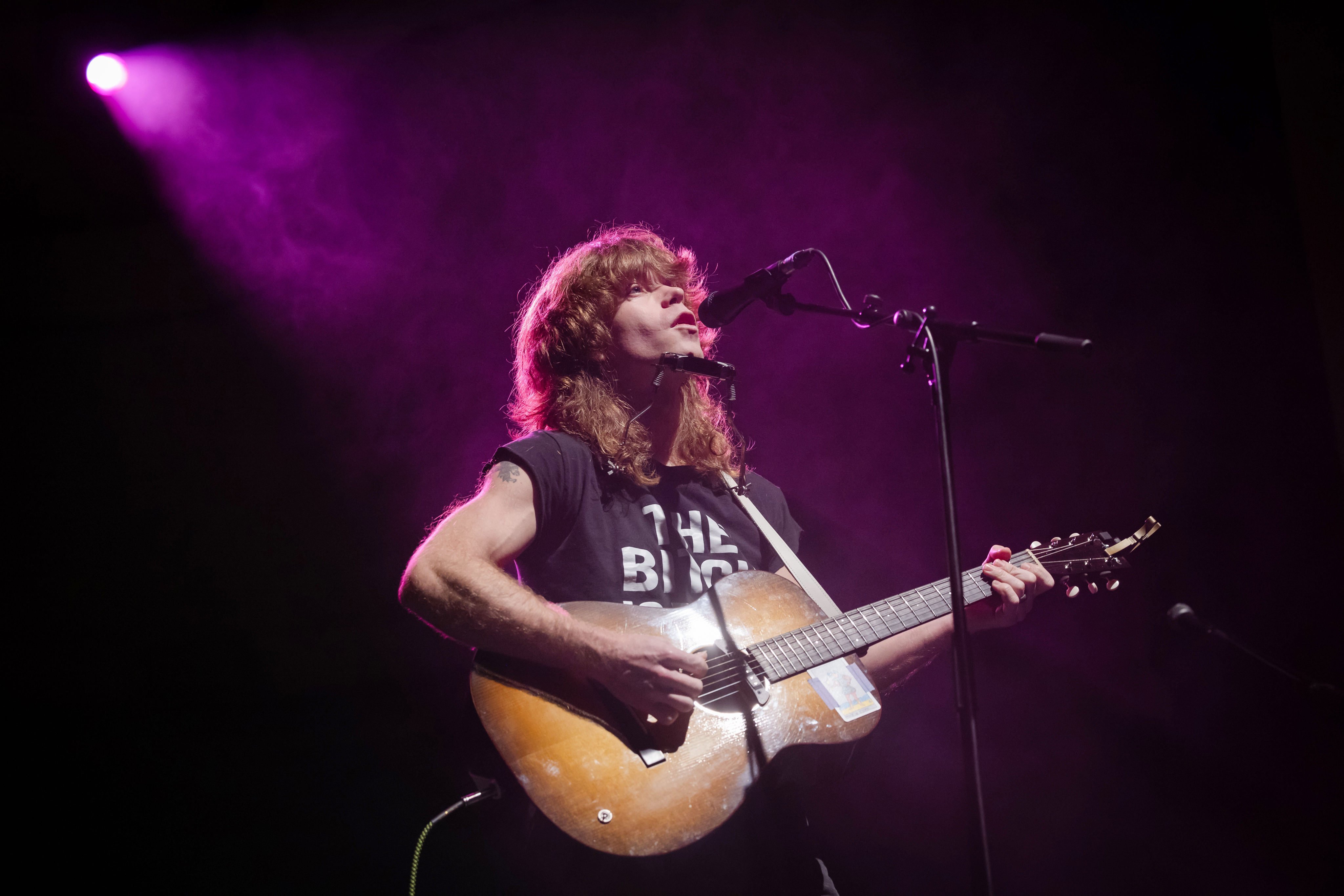 Jesse Welles performs at the Metropol in Berlin, Germany, on December 15, 2025. The American guitarist and singer has emerged as a modern-day protest troubadour. Photo: Redferns