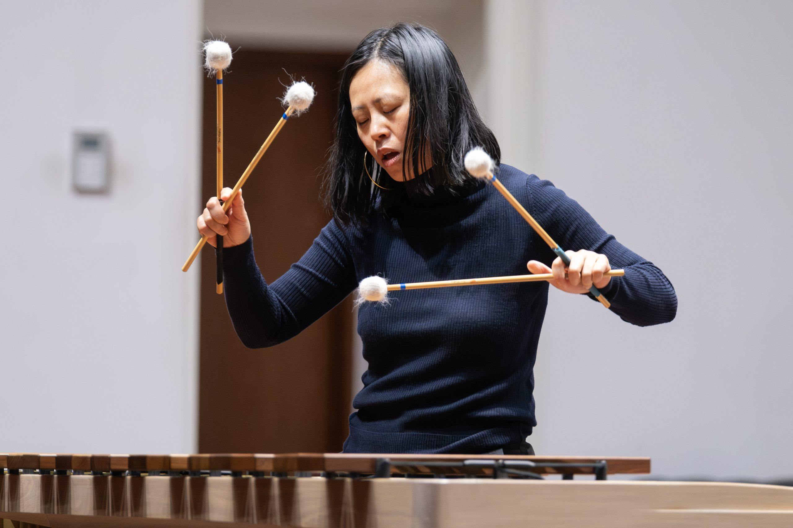 Sabrina Ma’s coming solo performance, “Power, Sweat & Smiles”, on February 8, 2026, is “almost like a triathlon”. She reveals why she has moved away from the orchestra towards solo performances. Photo: Sabrina Ma/Bartosz Seifert
